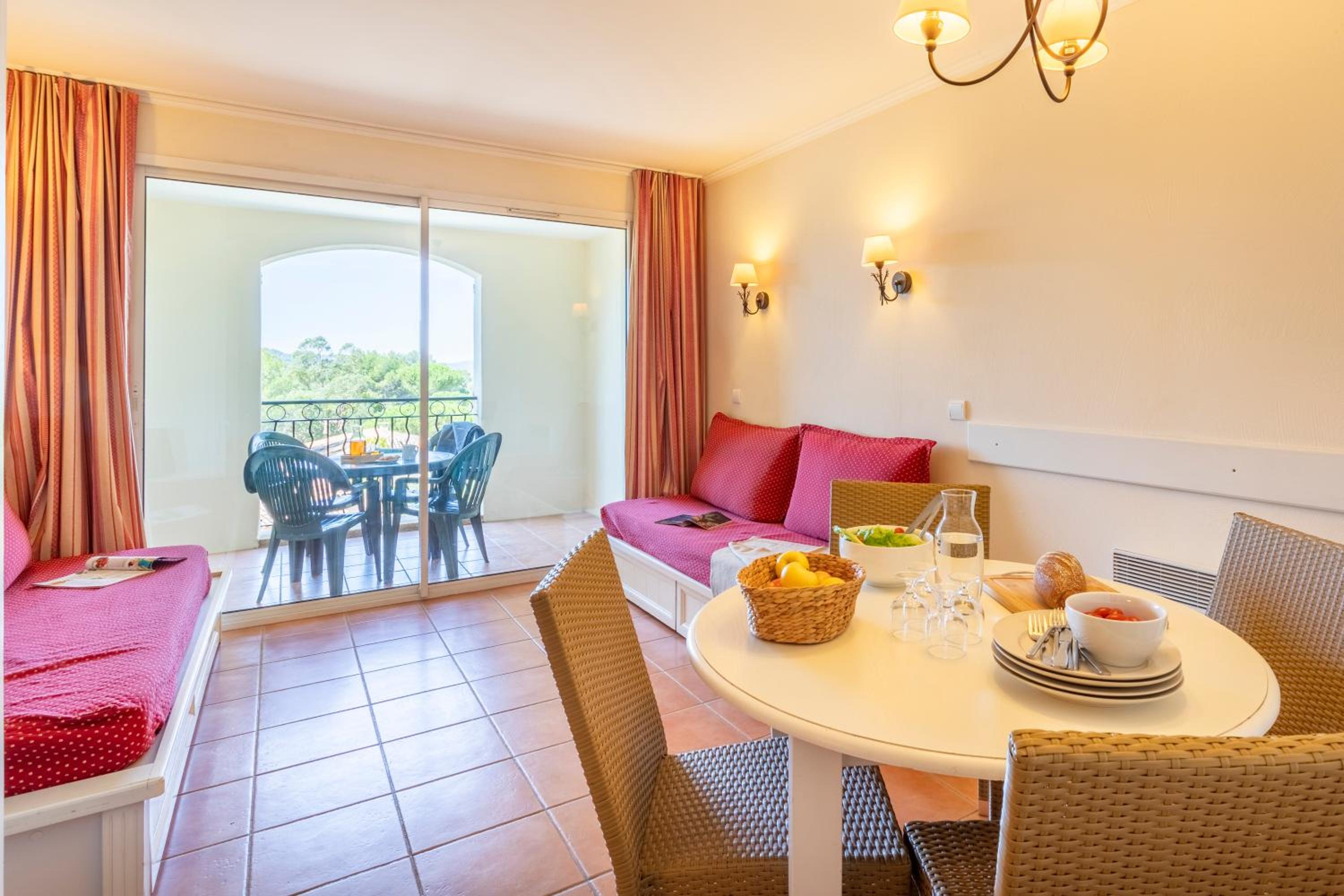 Studio with Sleeping Alcove, Air Conditioning and Terrace or Balcony (4 People) - Photo 2