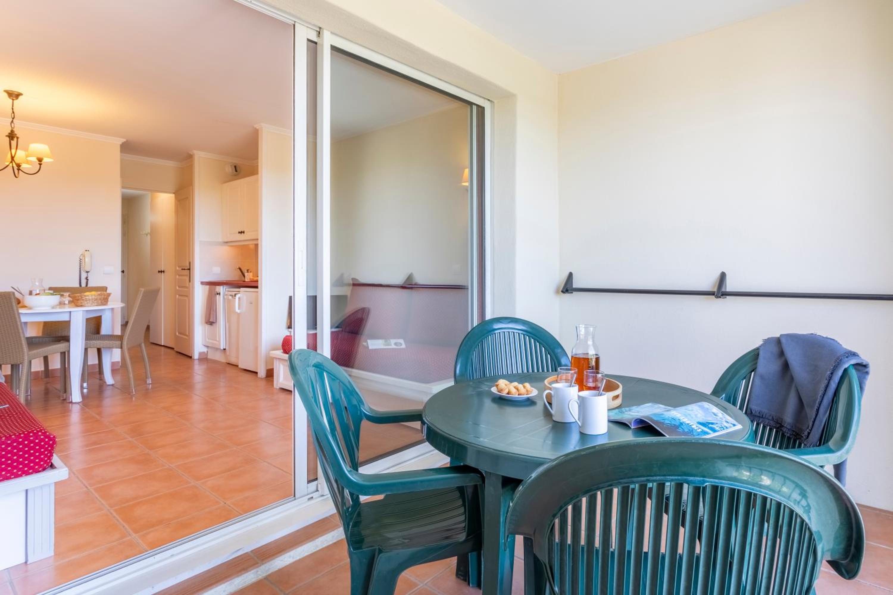 Studio with Sleeping Alcove, Air Conditioning and Terrace or Balcony (4 People) - Photo 3