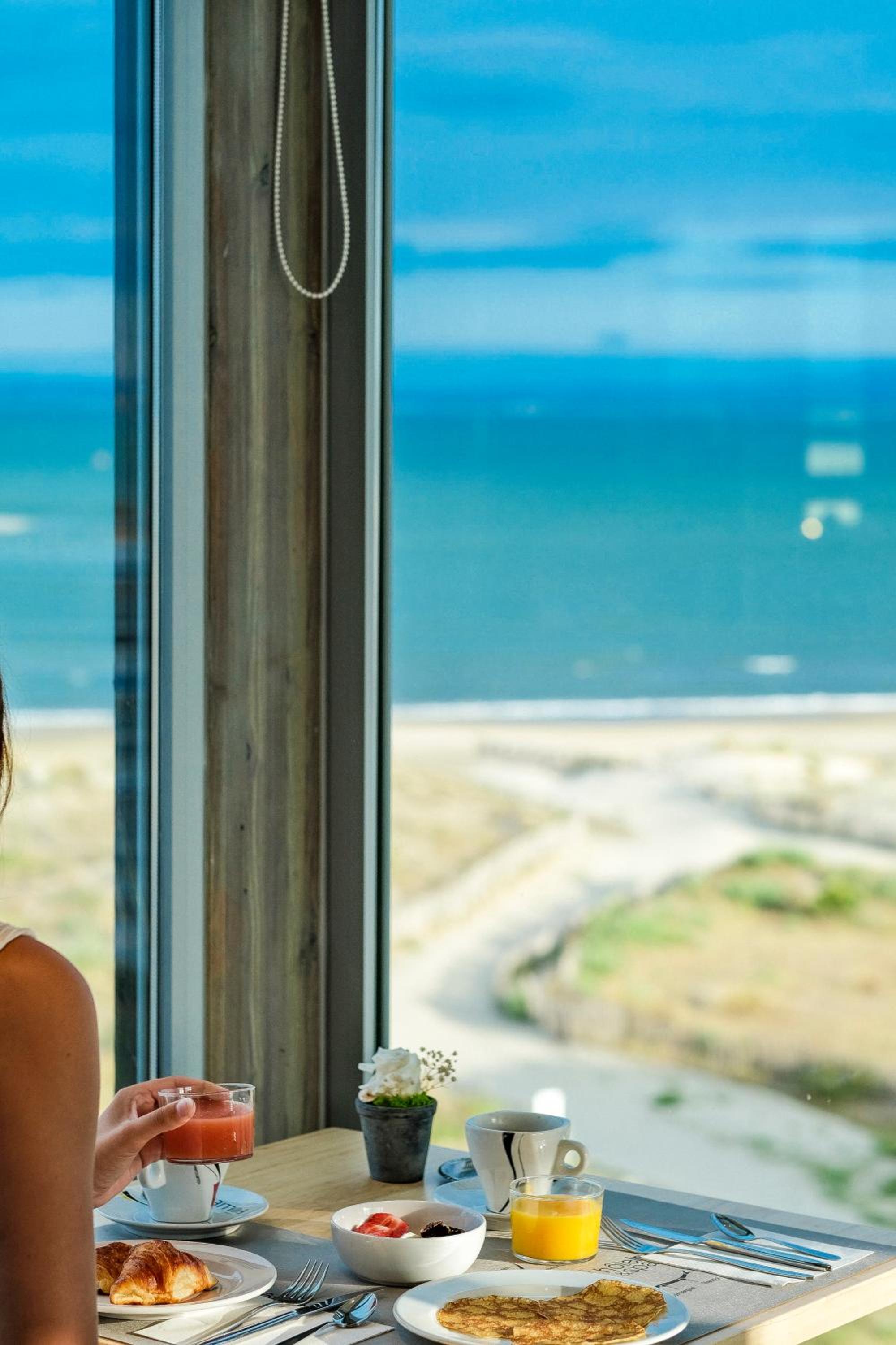 Double Room with Side Sea View photo 2