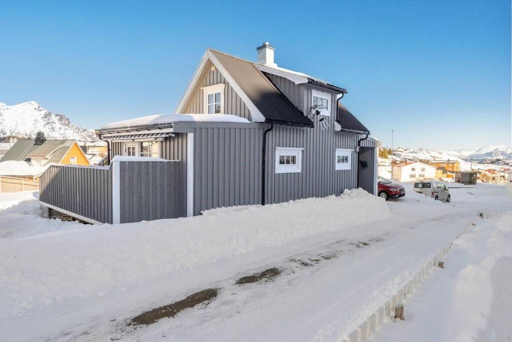 Three-Bedroom House photo 1
