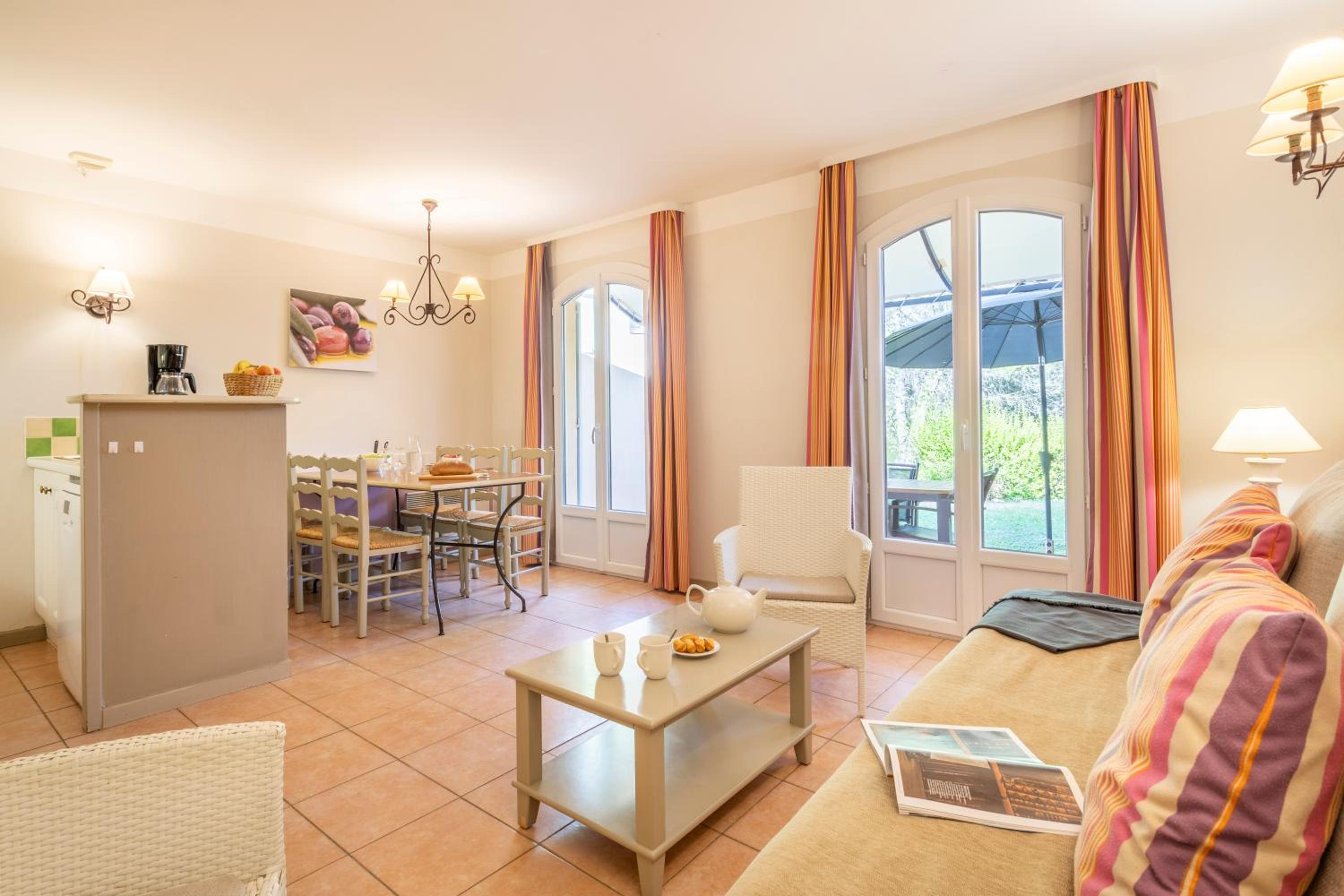 Two-Bedroom Duplex House with Sleeping Alcove and Garden (8 People) - Taillades District photo 1