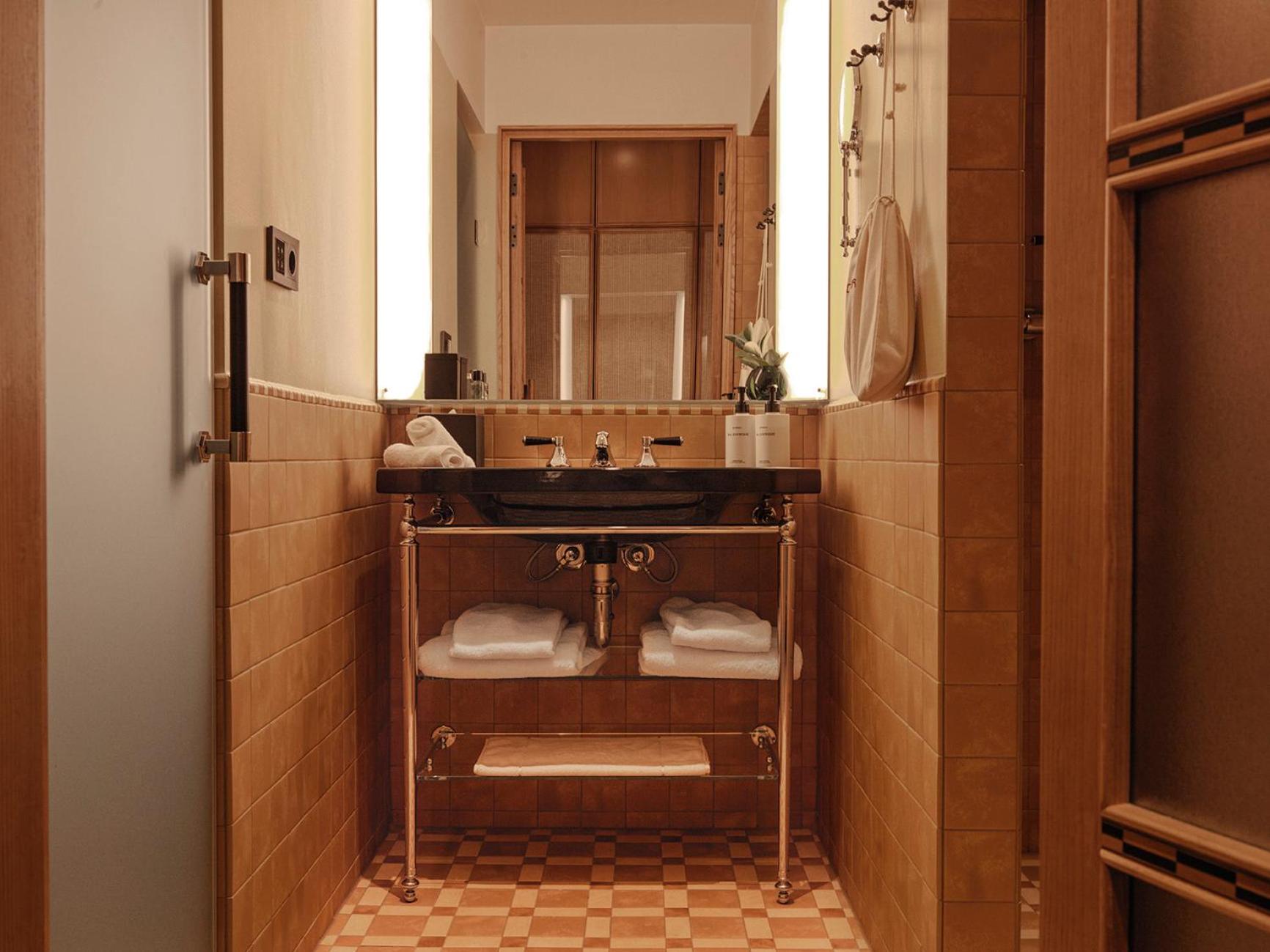Deluxe Room - Photo 7