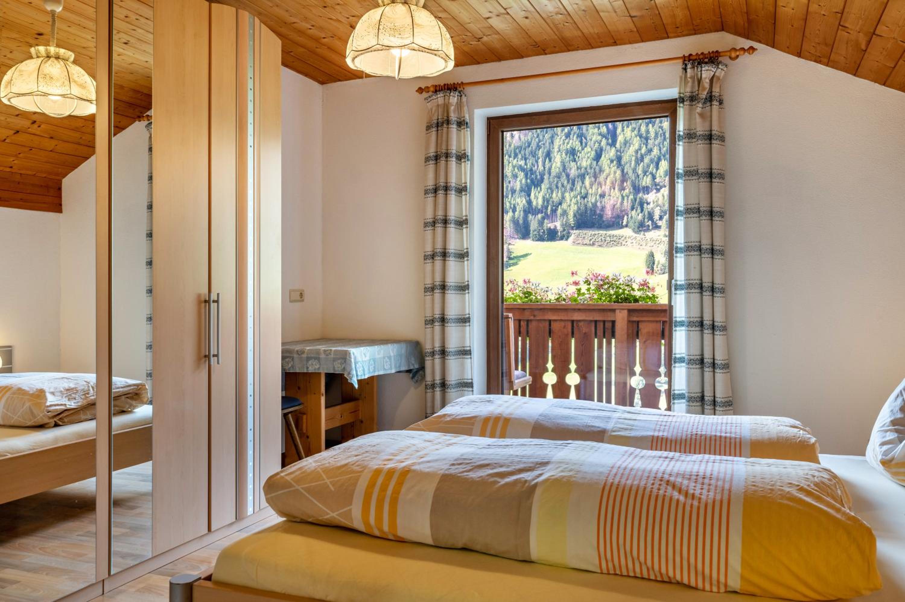 Two-Bedroom Deluxe Apartment with Garden View photo 1