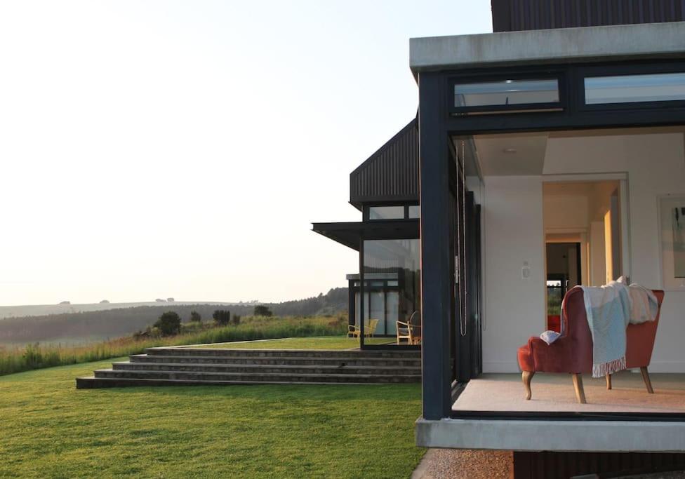 Three-Bedroom House photo 2