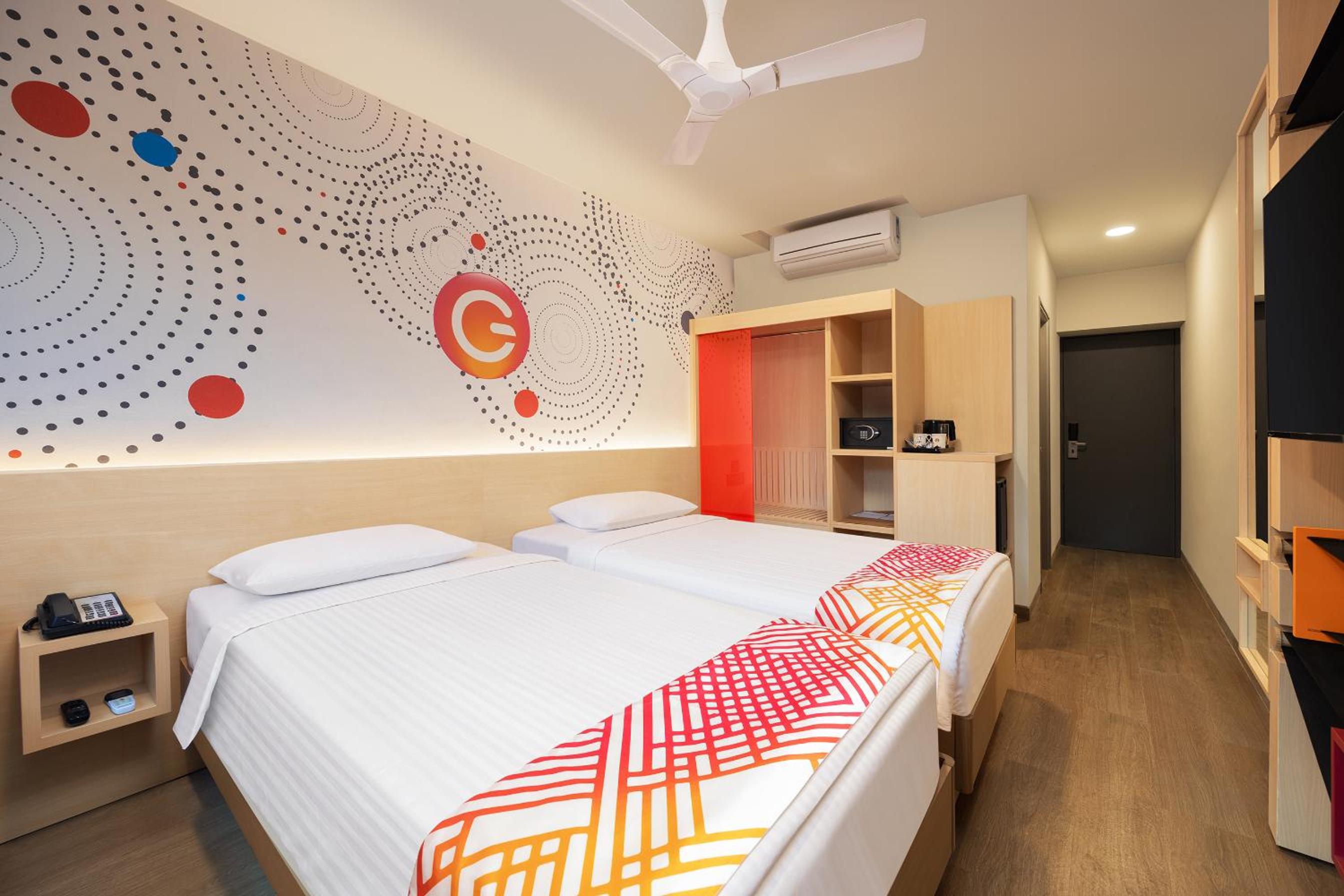 Luxe Twin Room - Photo 2