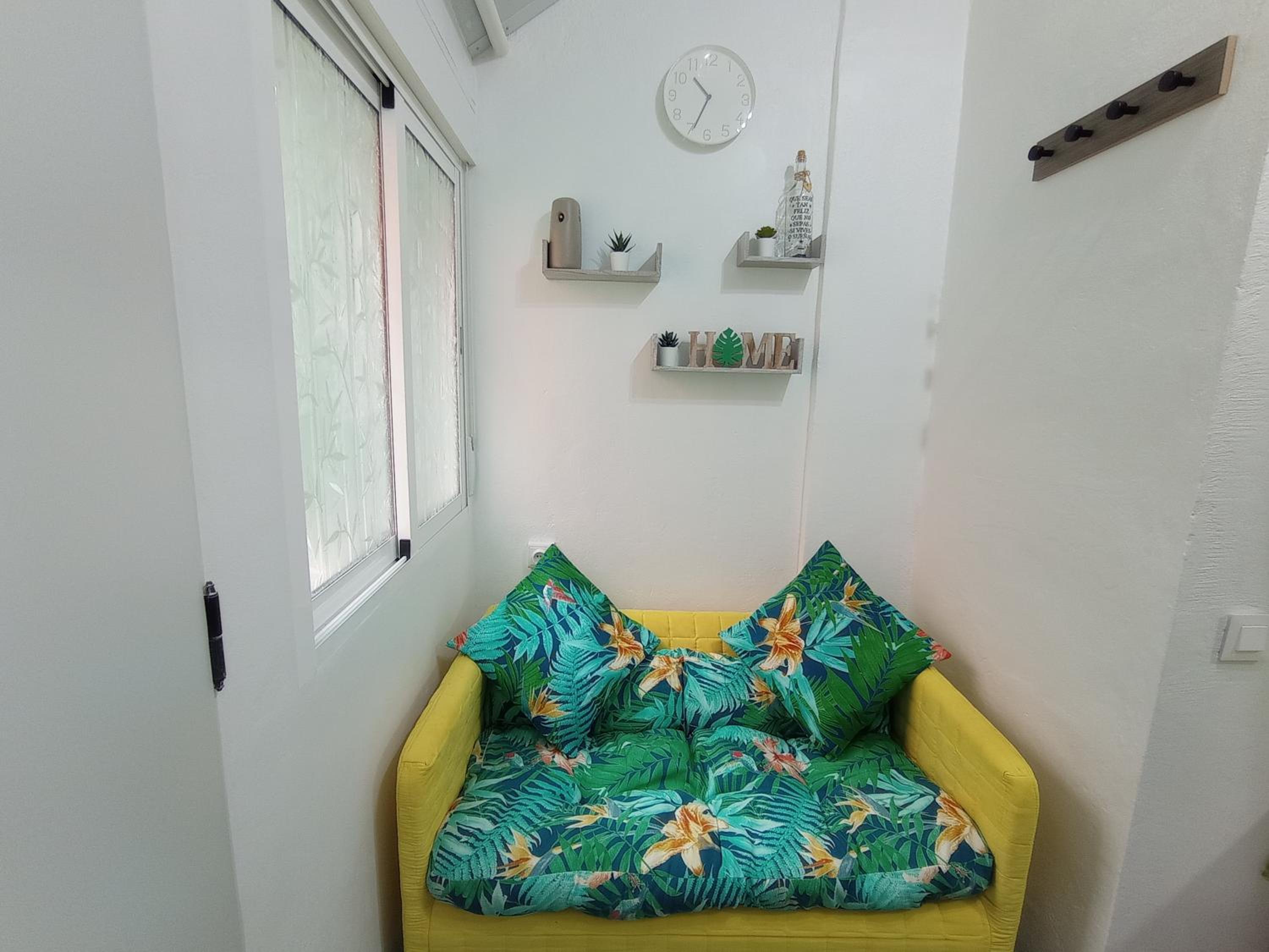 One-Bedroom Apartment photo 2
