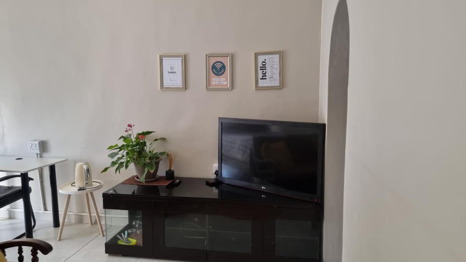 Double Room With Private Bathroom photo 1