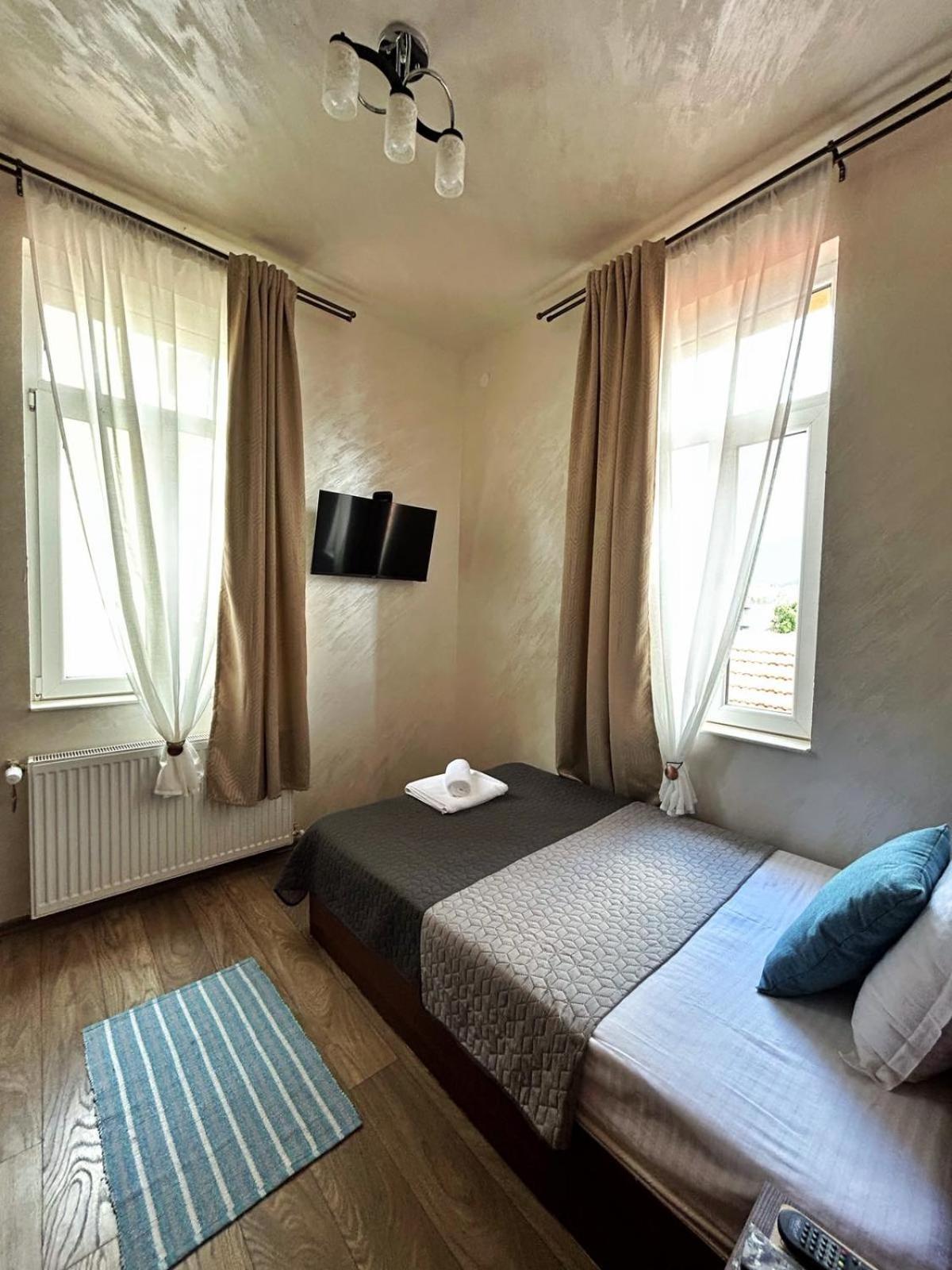 Single Room photo 2