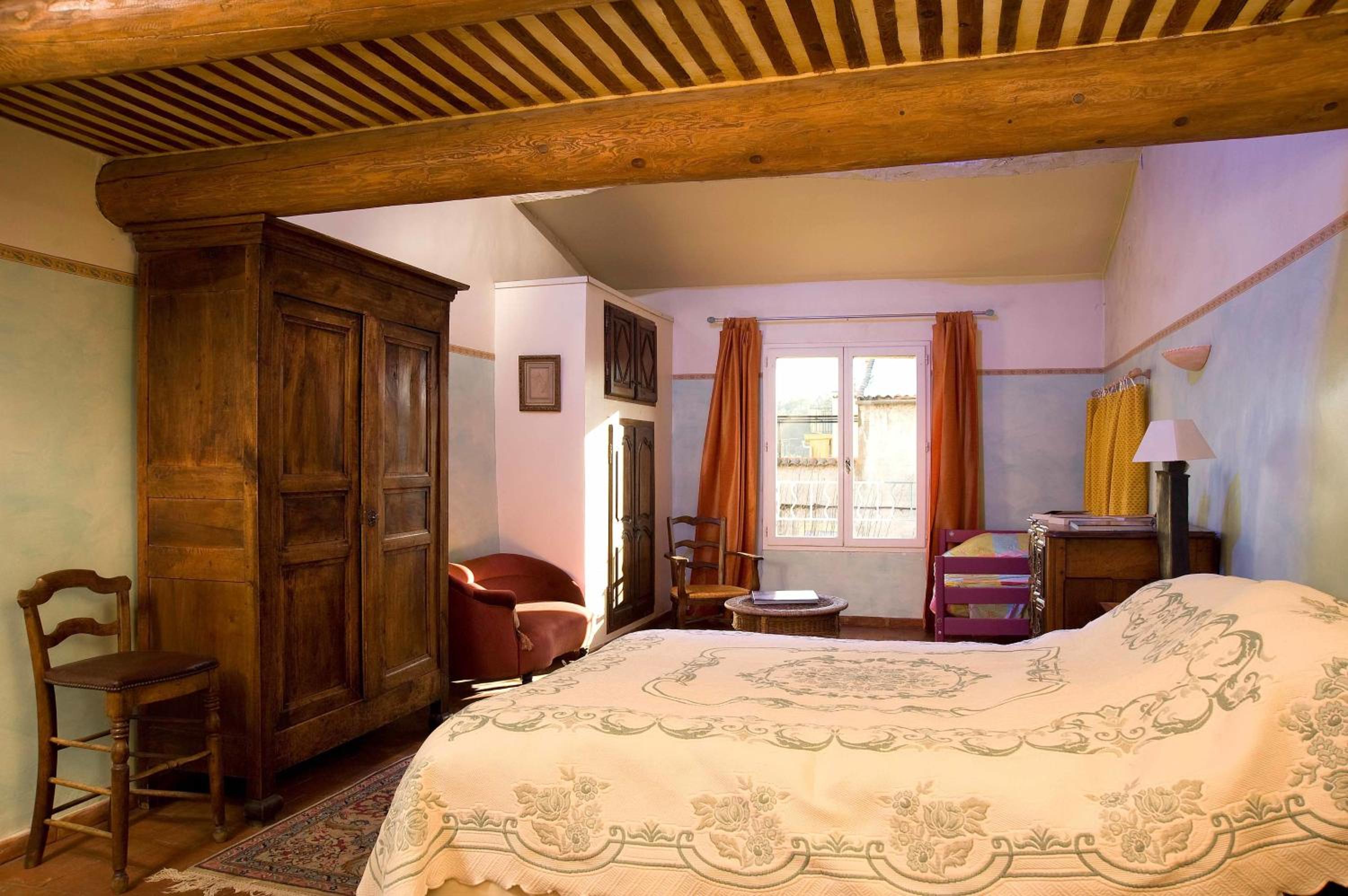 Suite - Photo 2