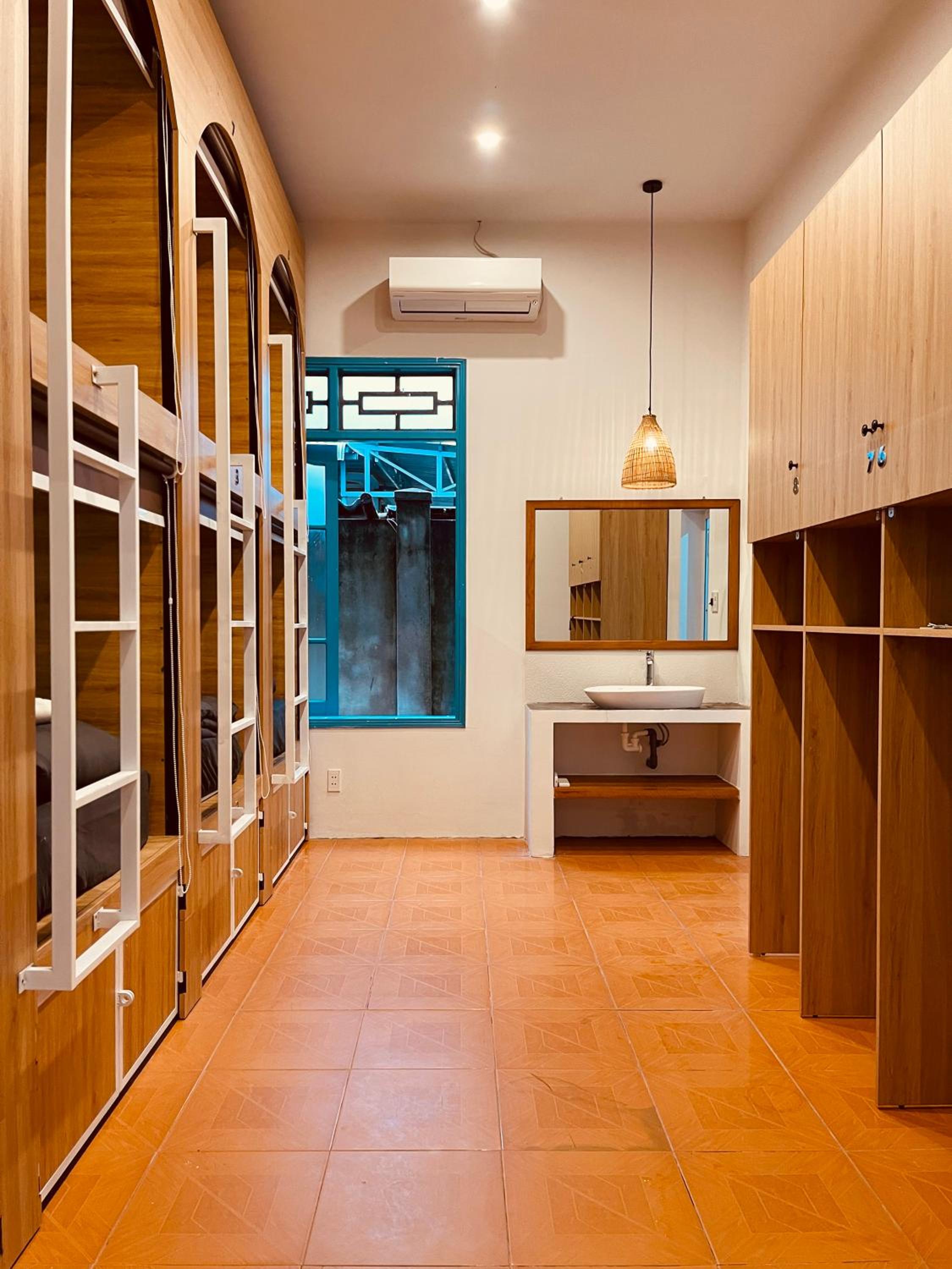 Bed in 8-Bed Mixed Dormitory Room photo 3