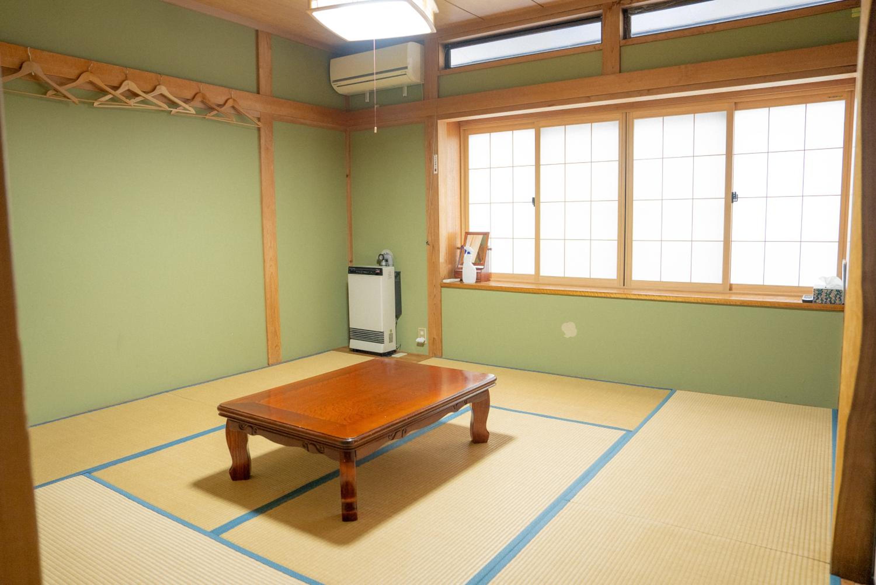 Japanese-Style Superior Room with Shared Bathroom photo 2
