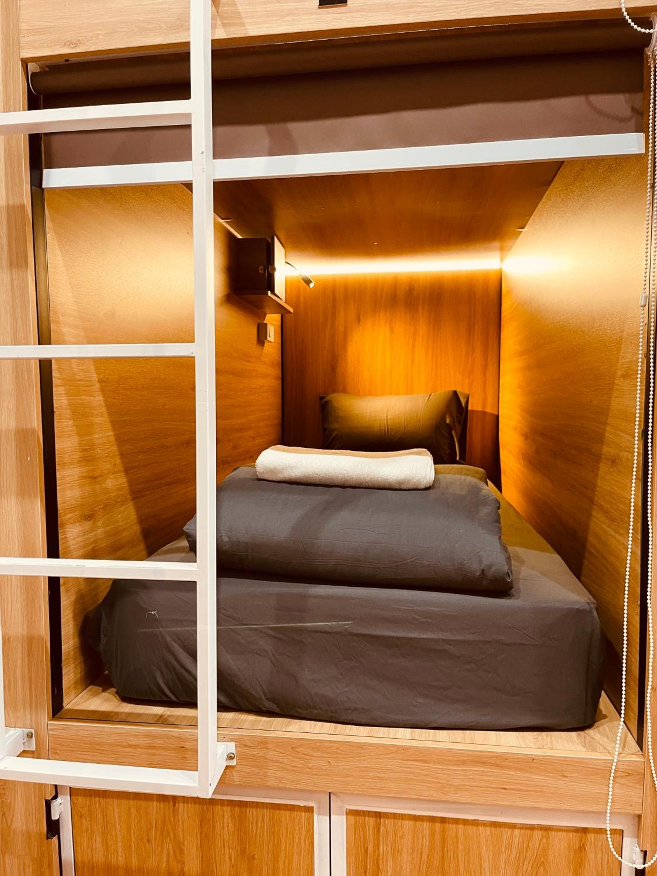 Bed in 8-Bed Mixed Dormitory Room photo 2