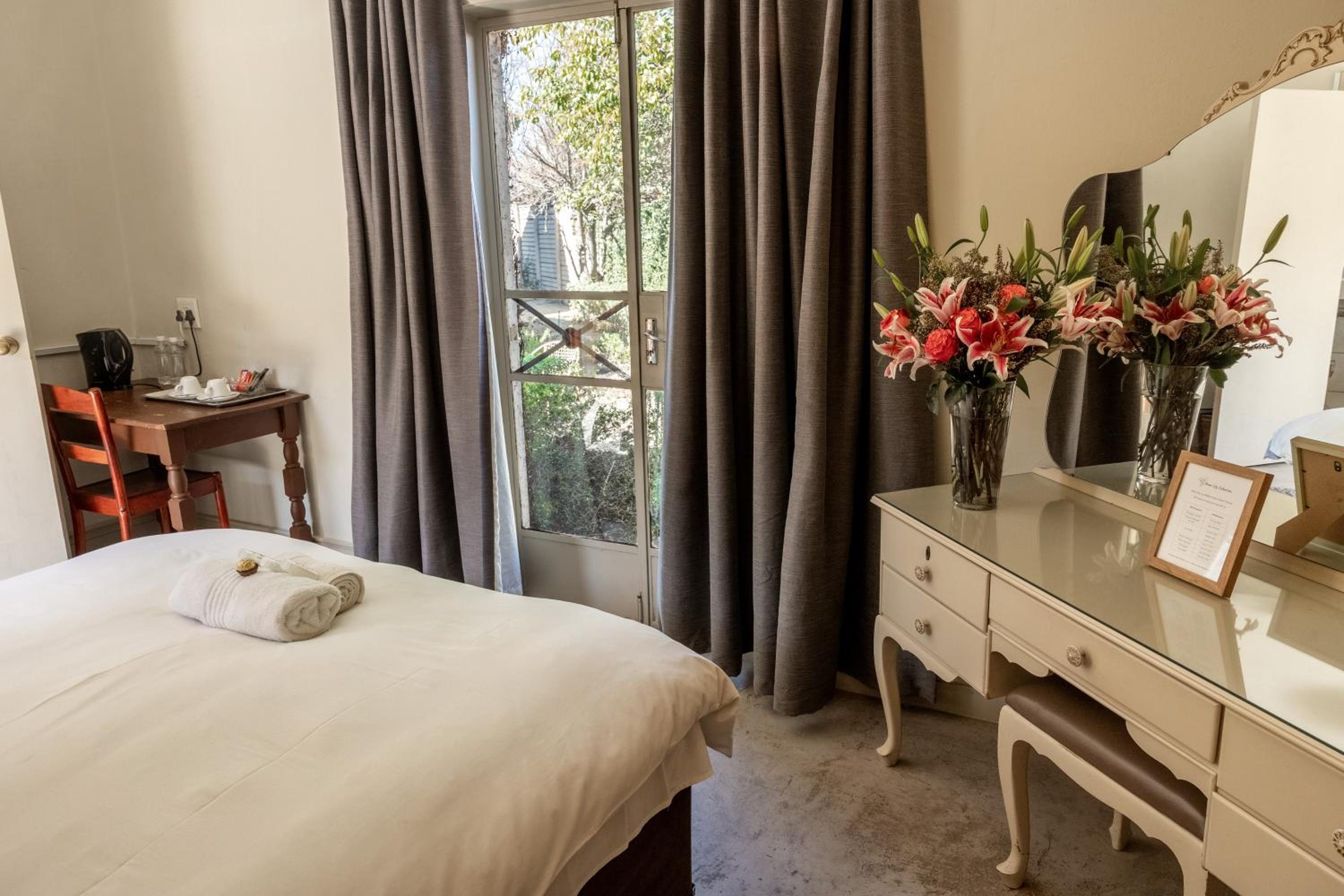 Double Room - Photo 2