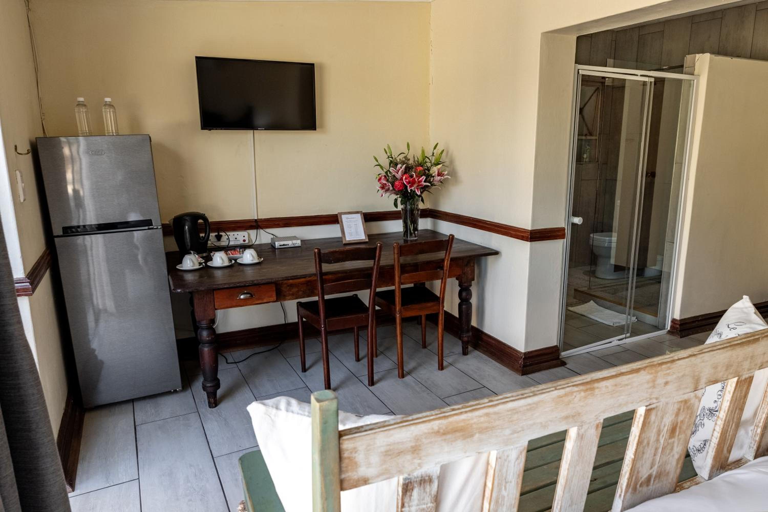 Family Room - Photo 3