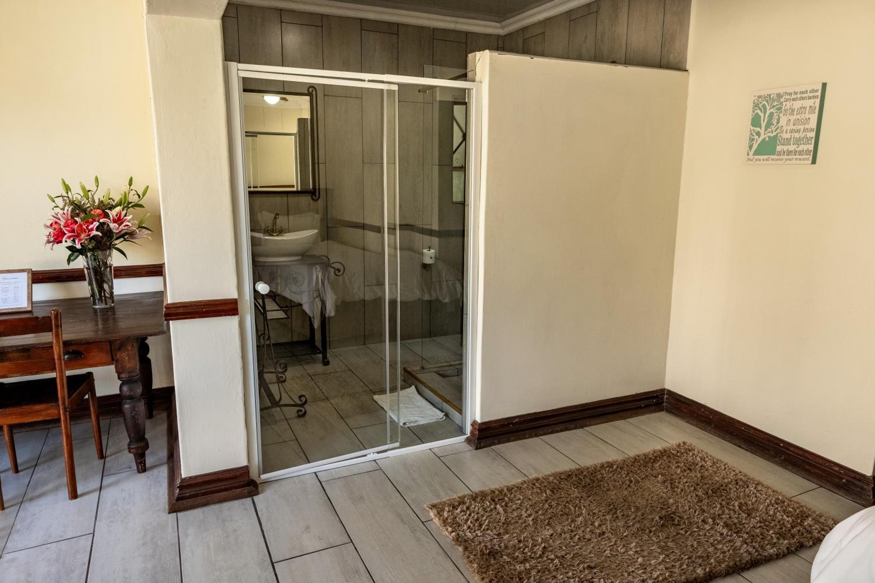 Family Room - Photo 7