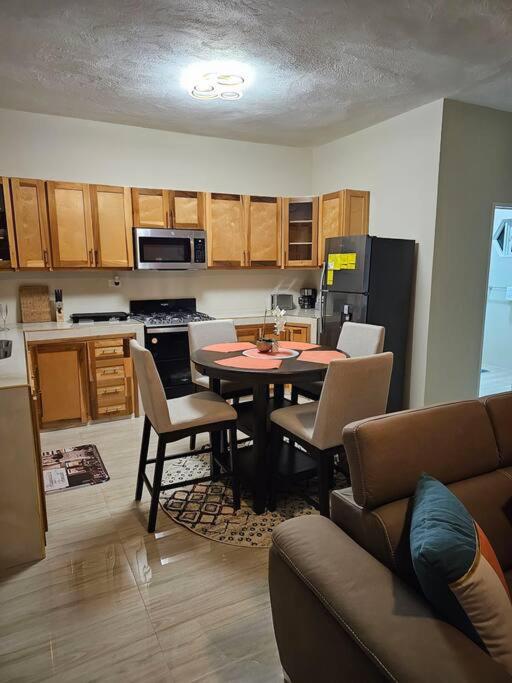 One-Bedroom Apartment photo 3