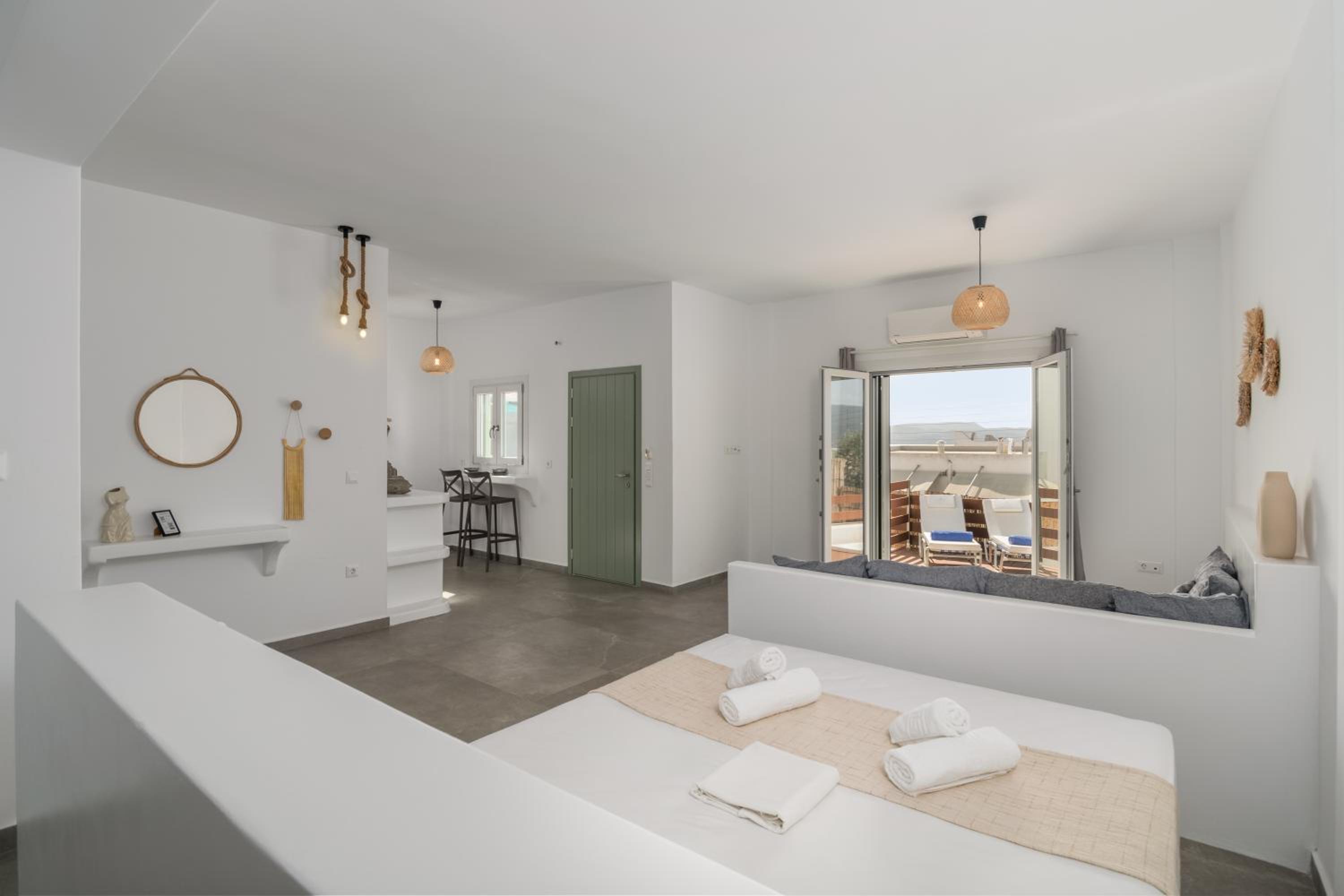Deluxe Suite with Spa Bath photo 3