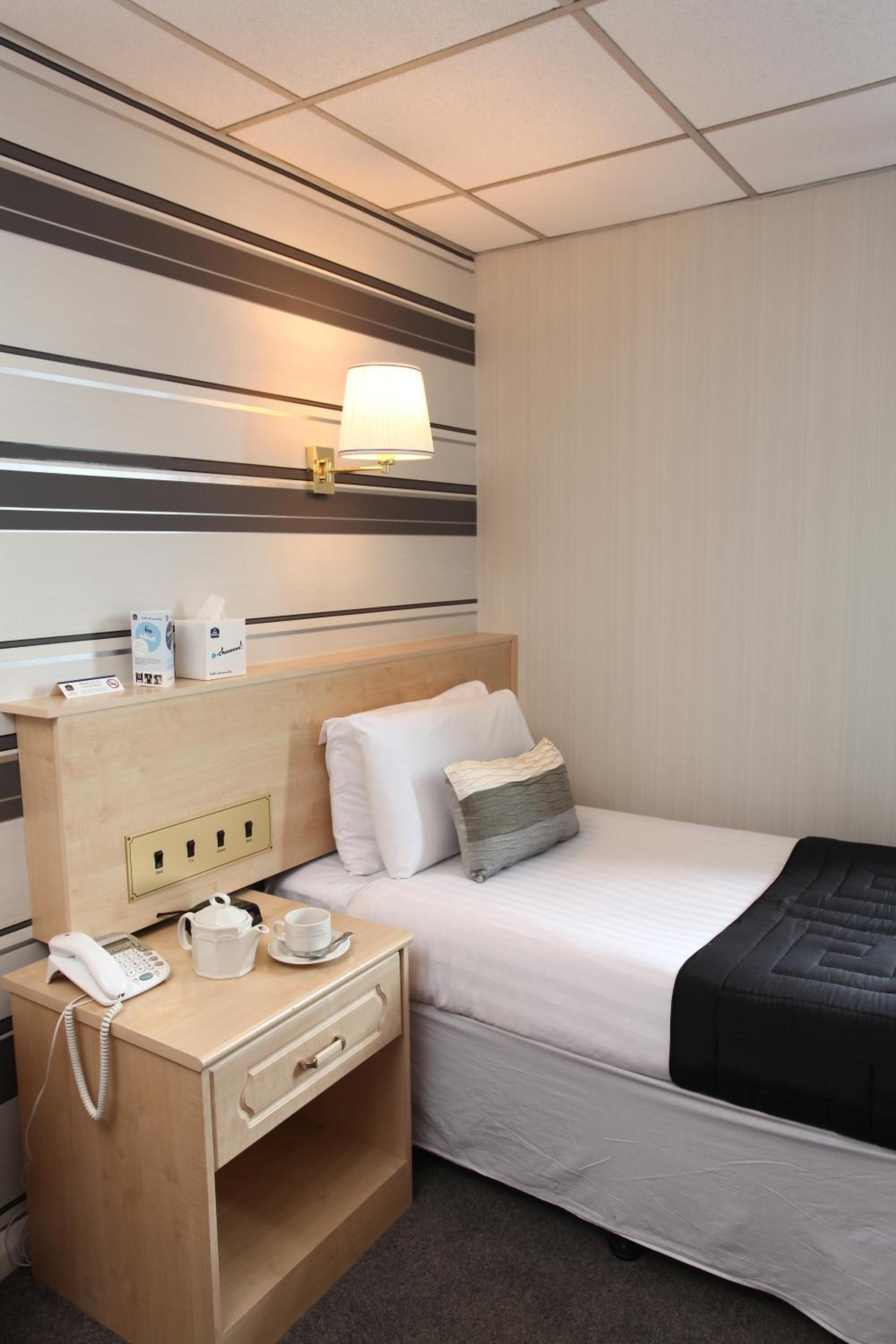 Standard Single Room - Non-Smoking photo 2