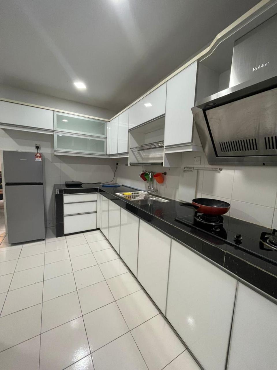 Four-Bedroom House photo 2