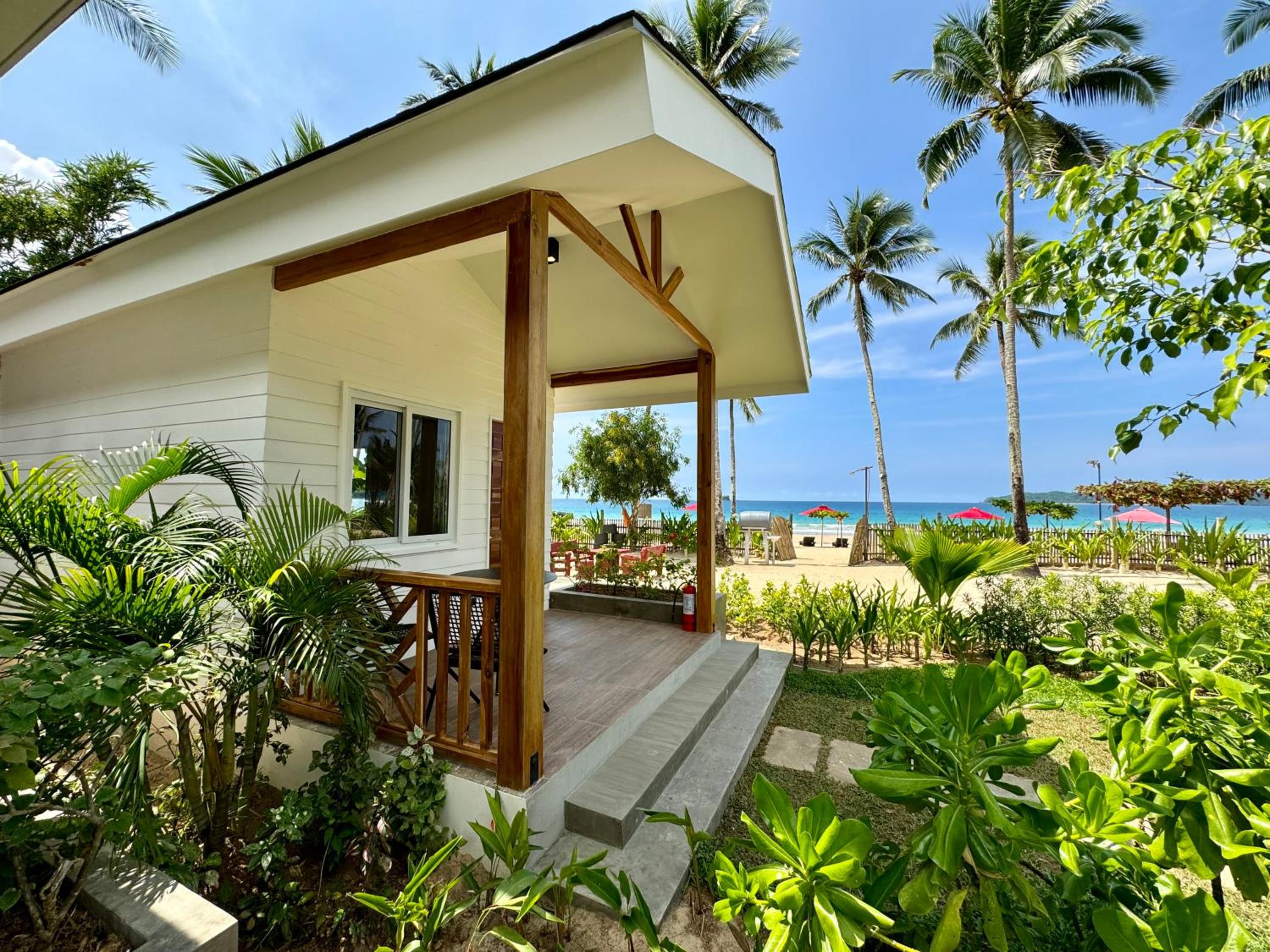 Villa - Beach Front - Photo 2