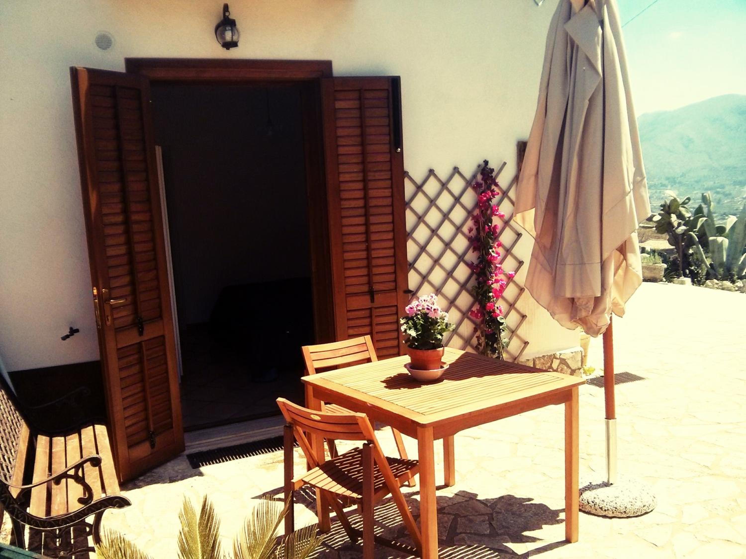 Double or Twin Room with Garden View photo 2