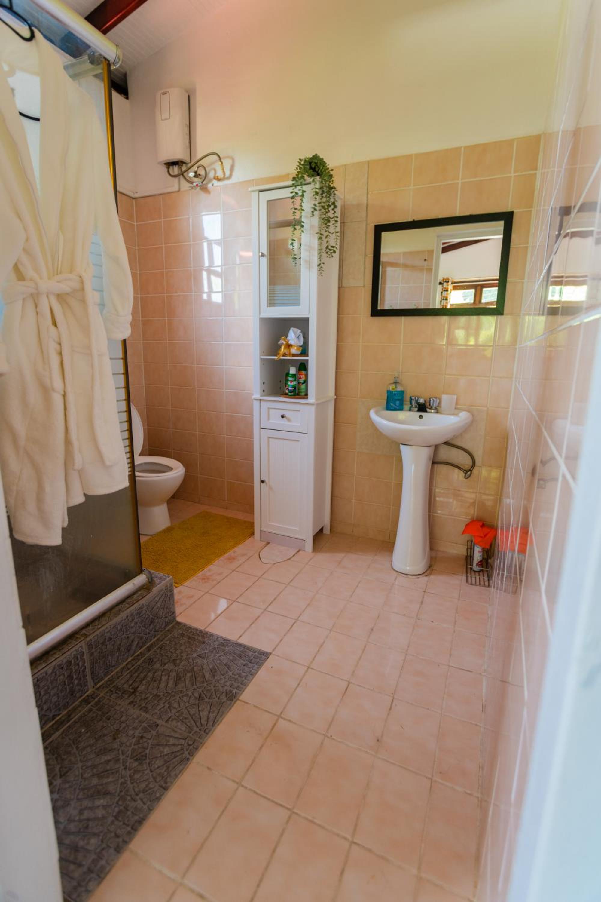 Four-Bedroom House photo 2