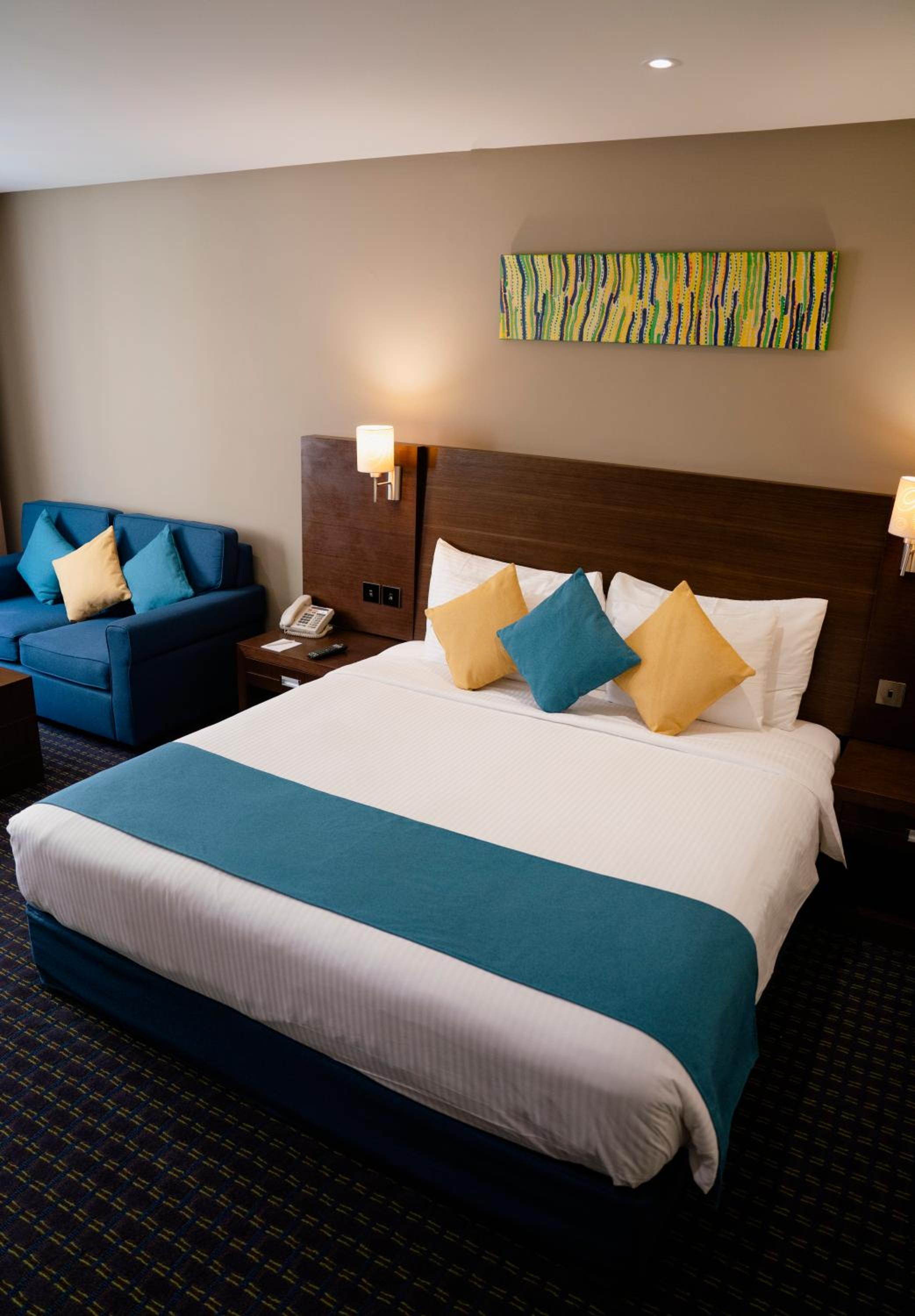 Business King Suite with City View