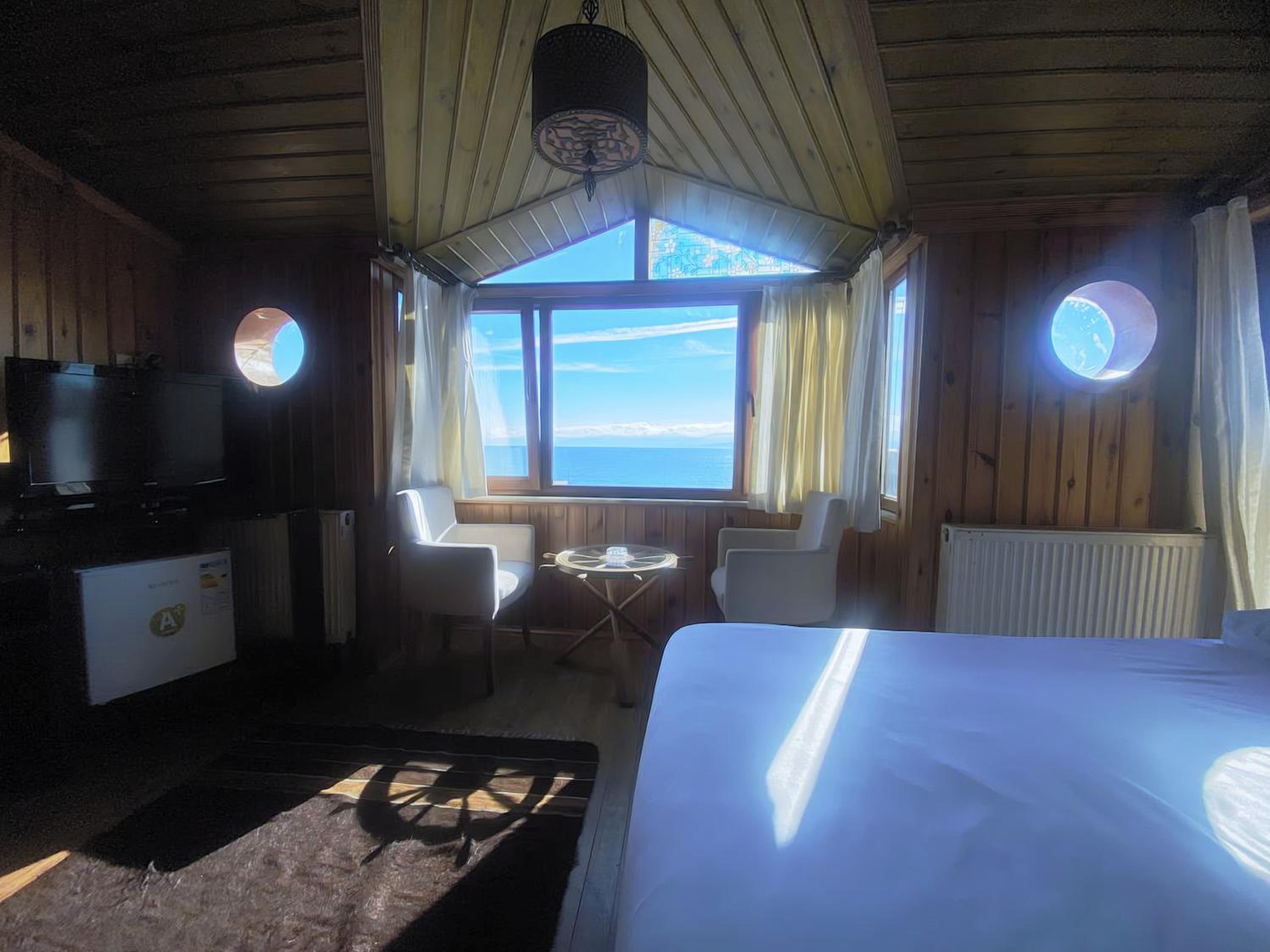 Standard Double or Twin Room photo 1