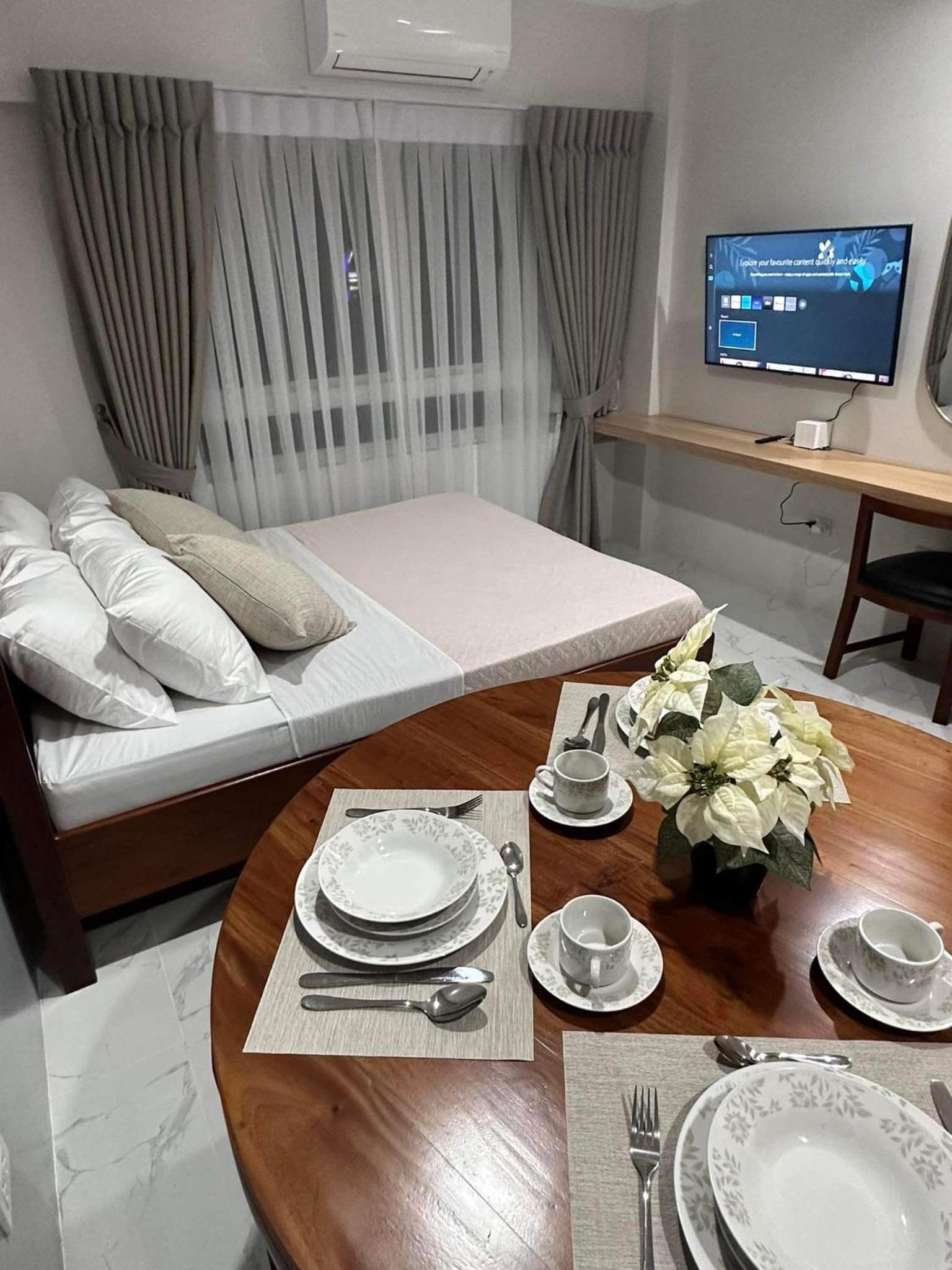 Queen Room photo 1