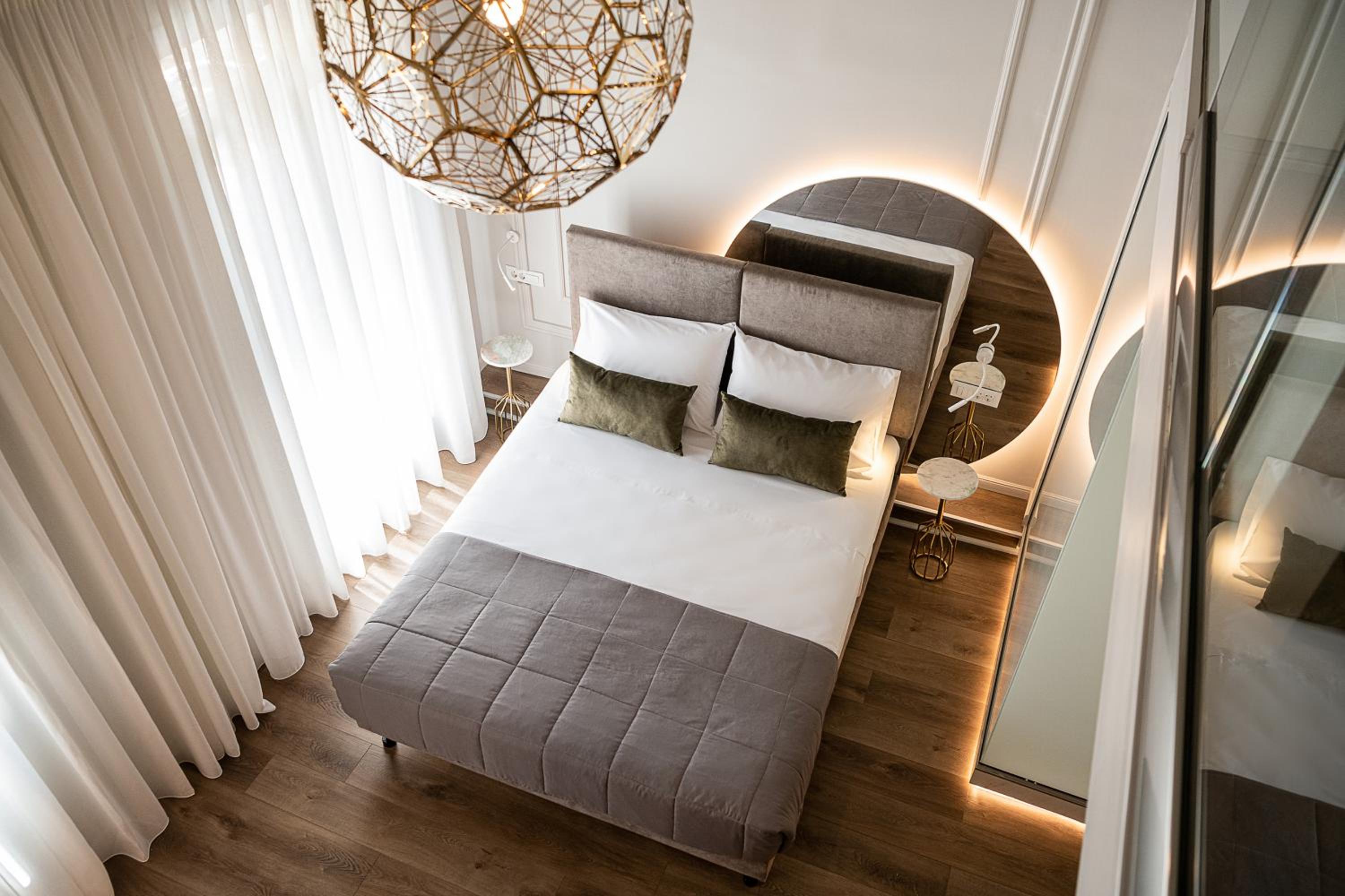 Two-Bedroom Suite with Balcony - Photo 12