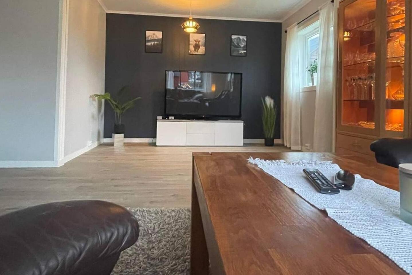 Four-Bedroom House photo 2
