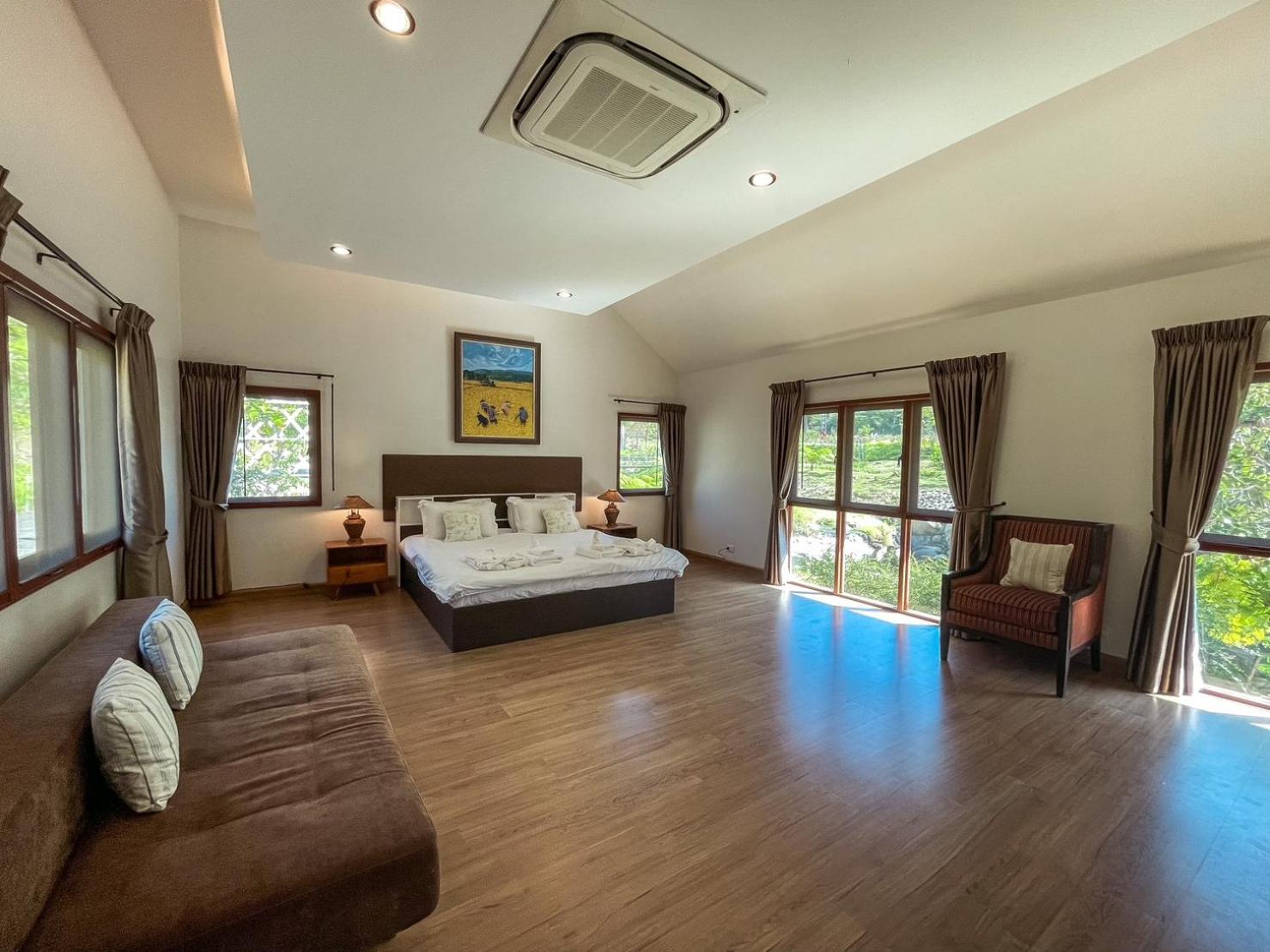 Deluxe King Suite