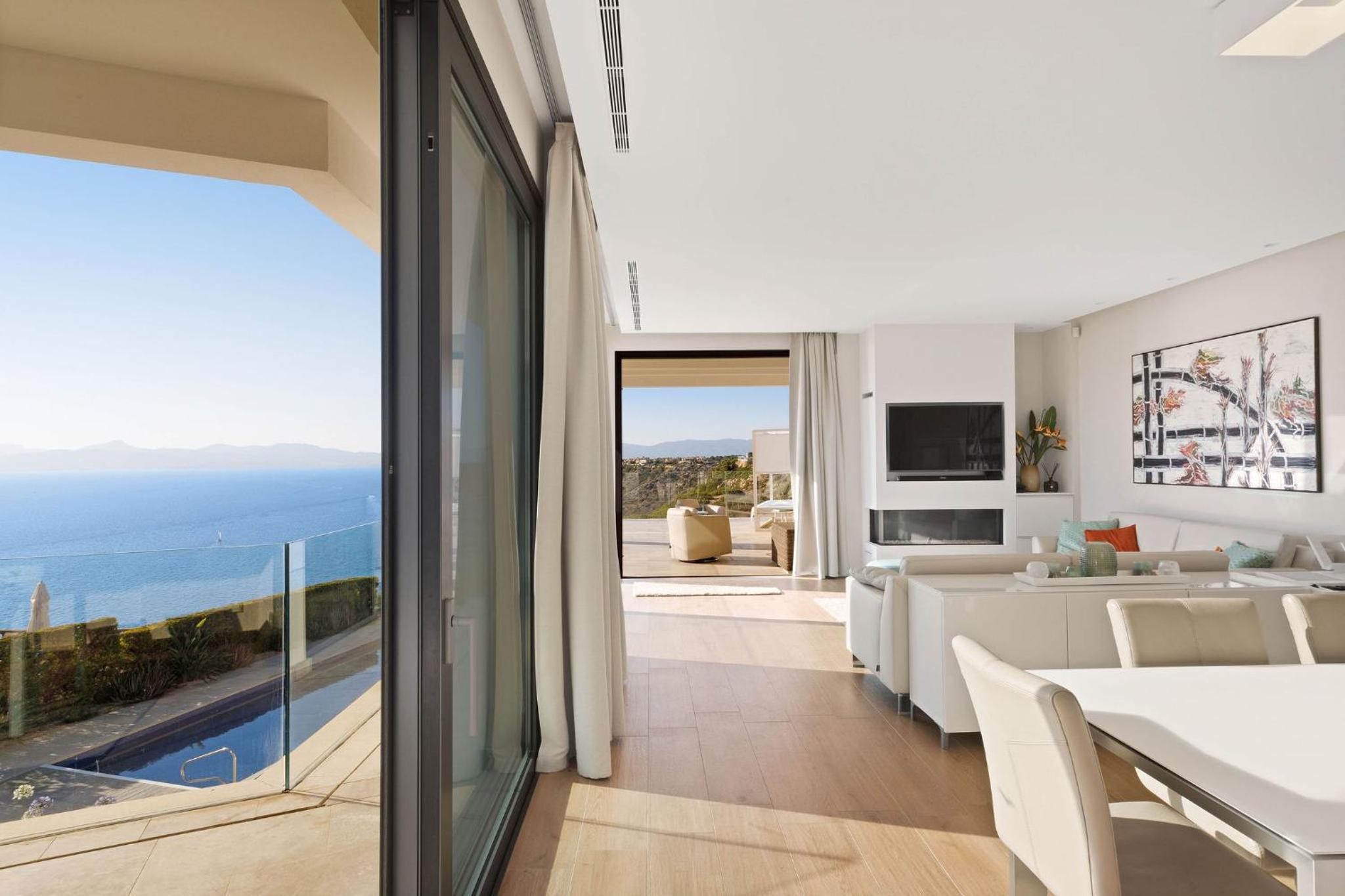 Villa photo 3