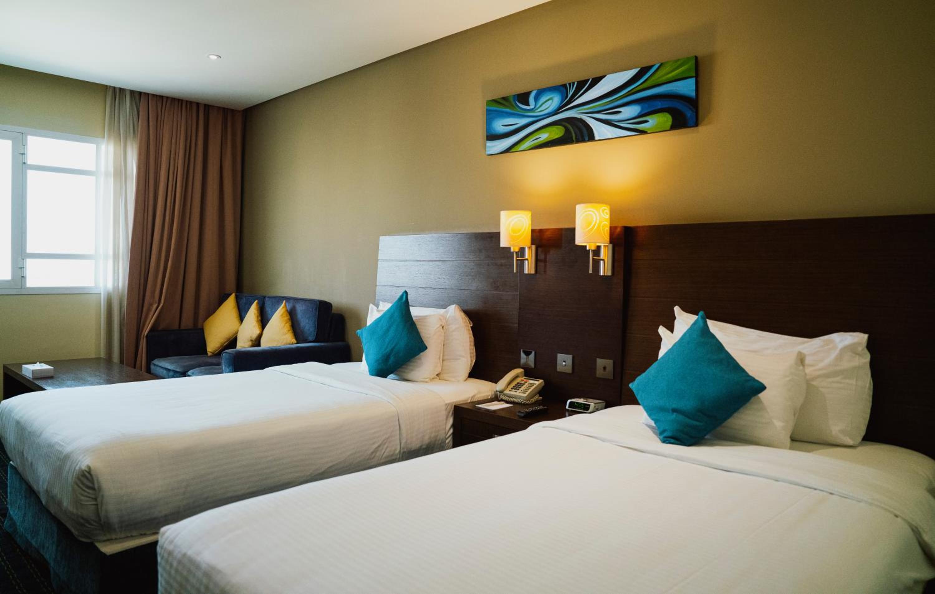 Superior Twin Room with City View - Smoking photo 3