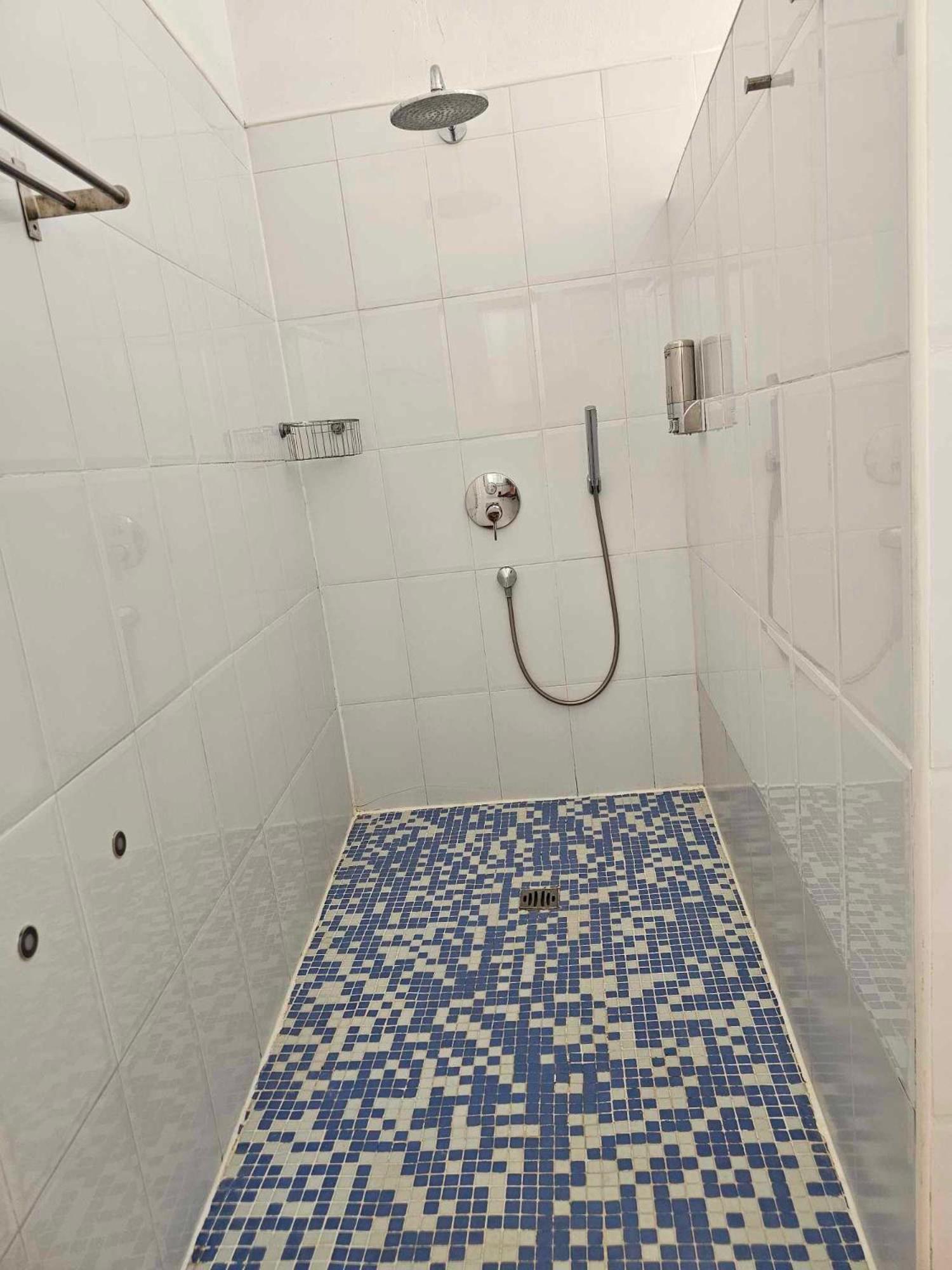 Deluxe Double Room with Shower photo 3