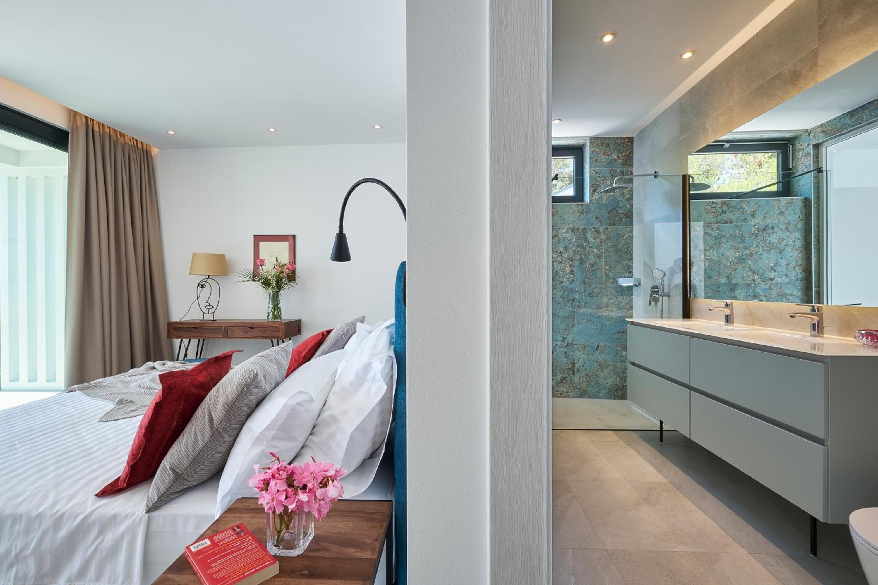 Villa photo 3