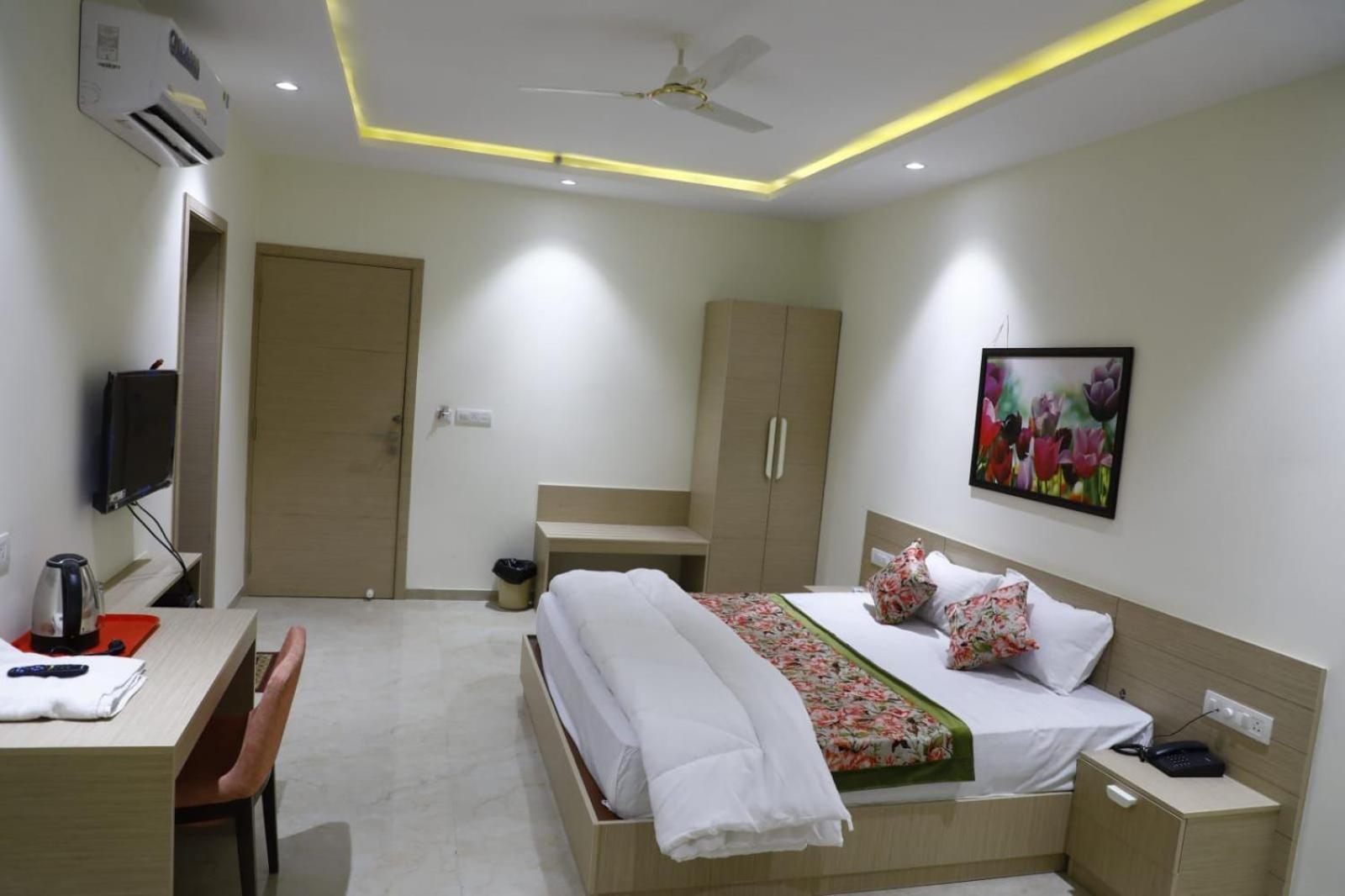 Deluxe Double Room photo 2