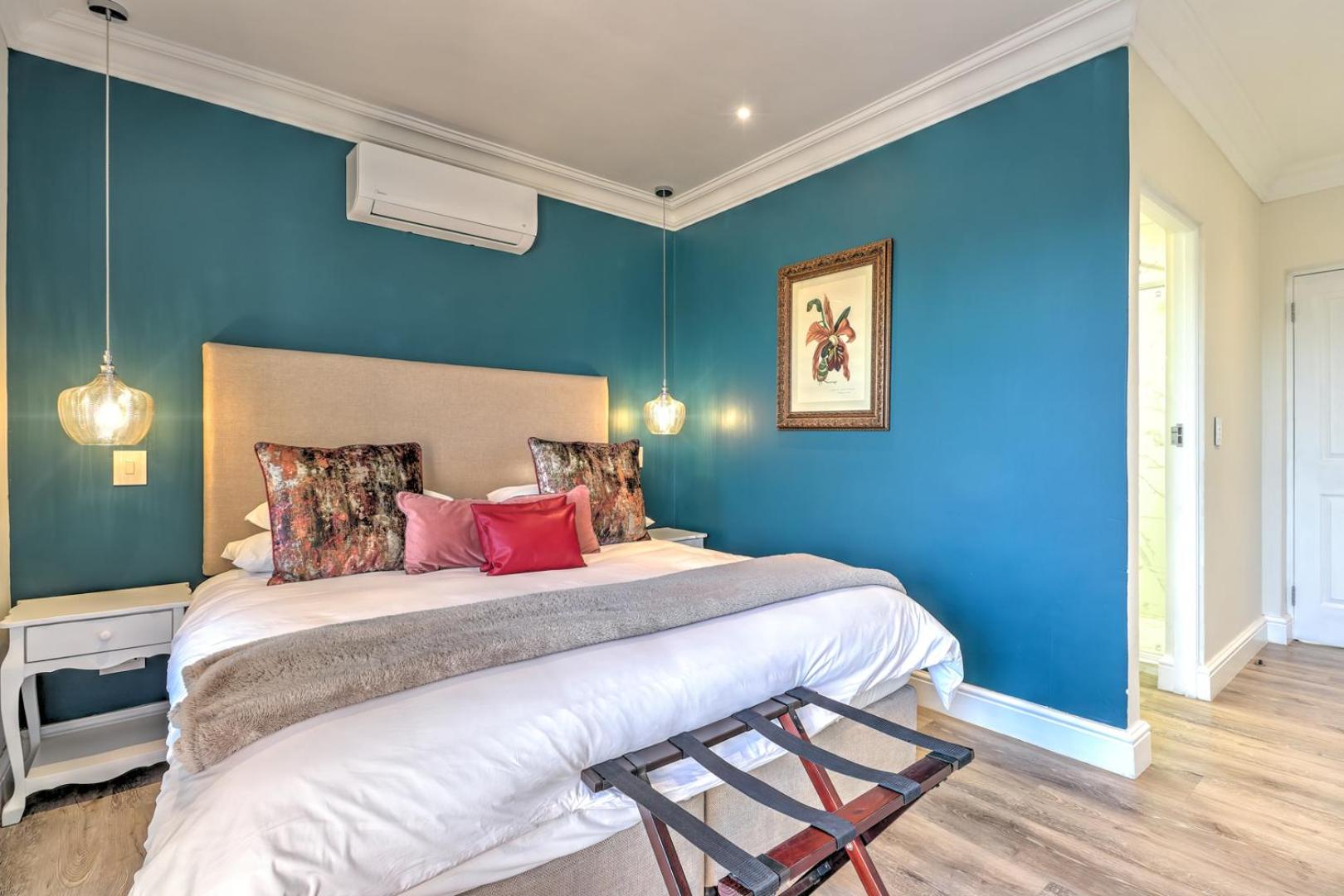 King Room Deluxe - Photo 3