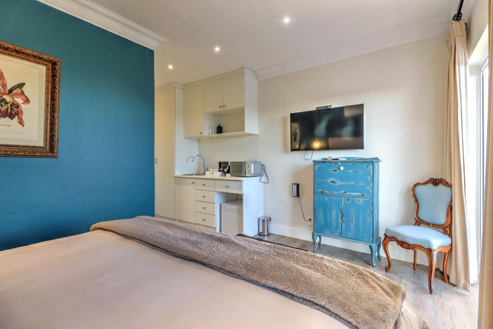 King Room Deluxe - Photo 2