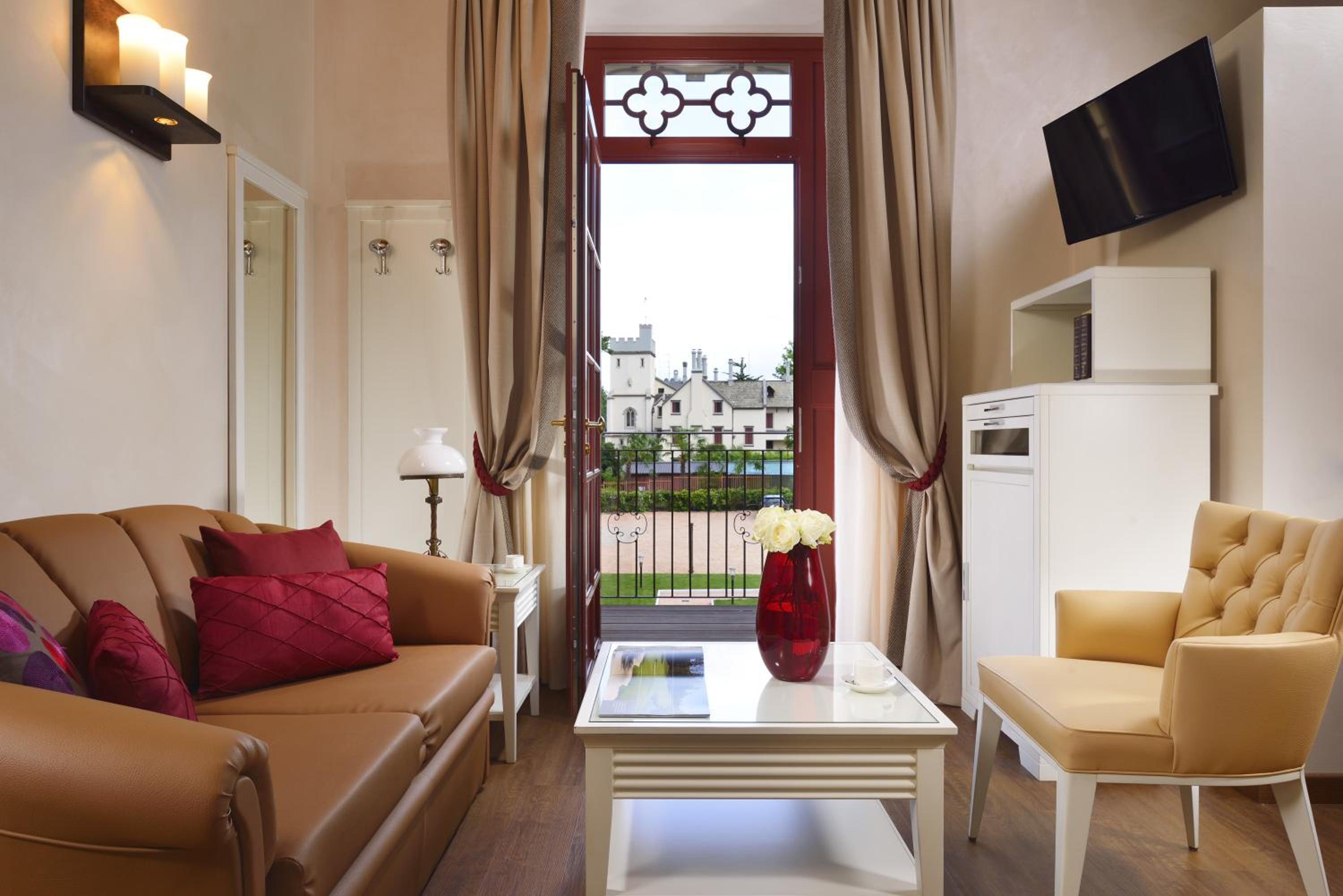 Superior Suite - Photo 3