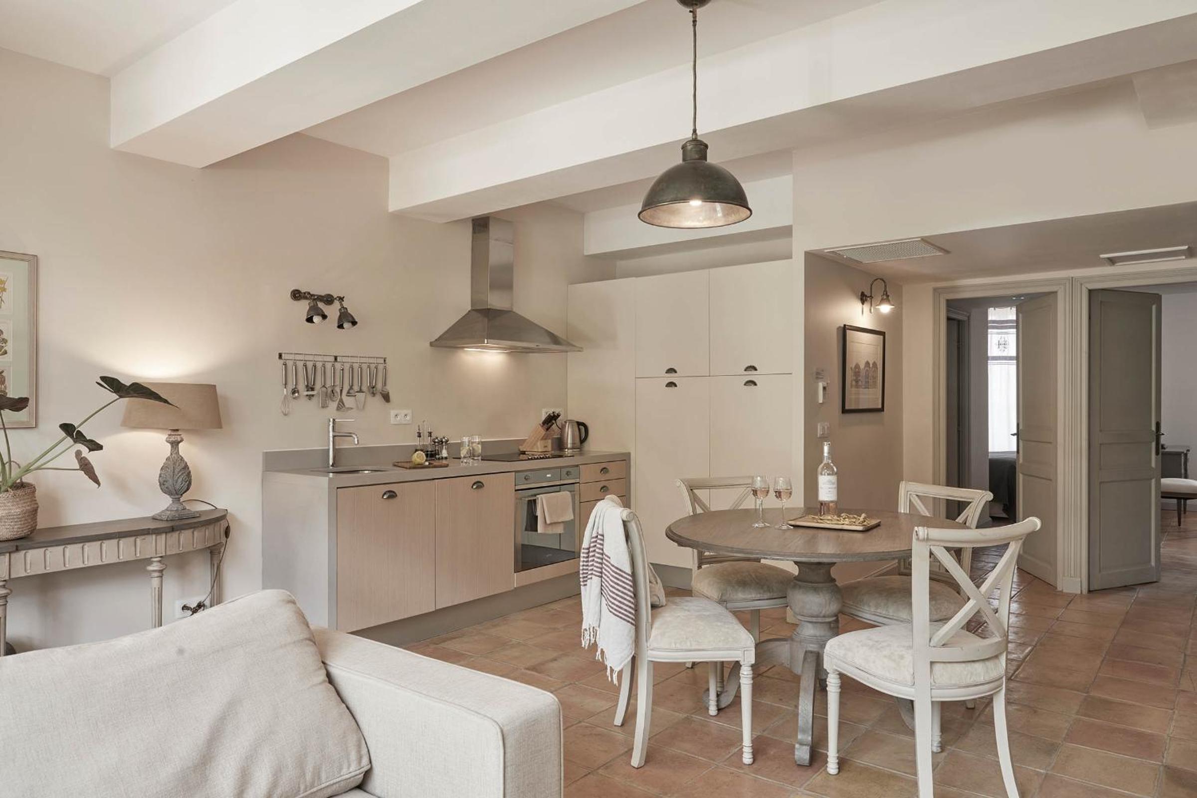 Two-Bedroom House with Terrace or Garden - Vendangeurs  - Photo 7