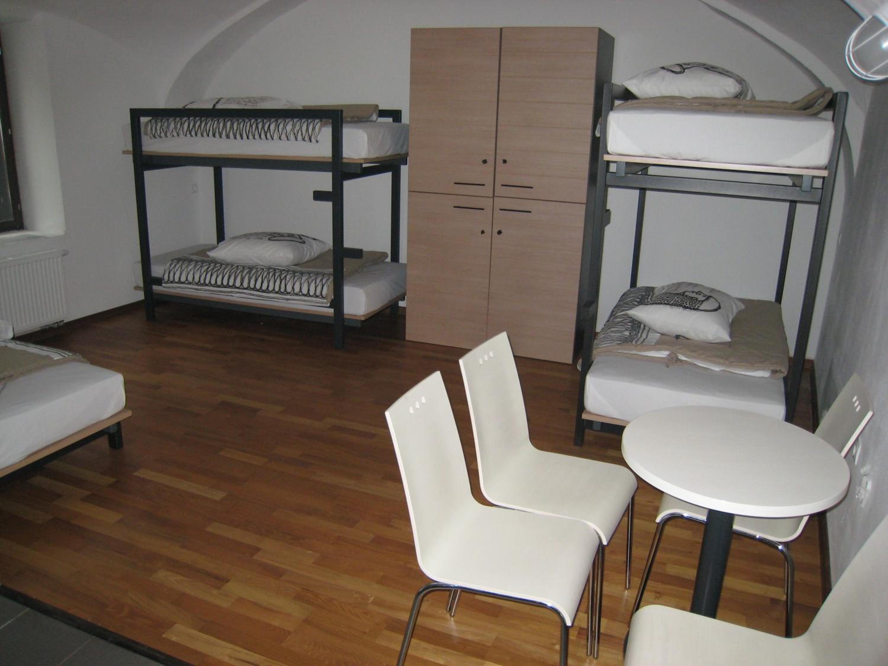 Quadruple Room with Private Bathroom - Photo 1