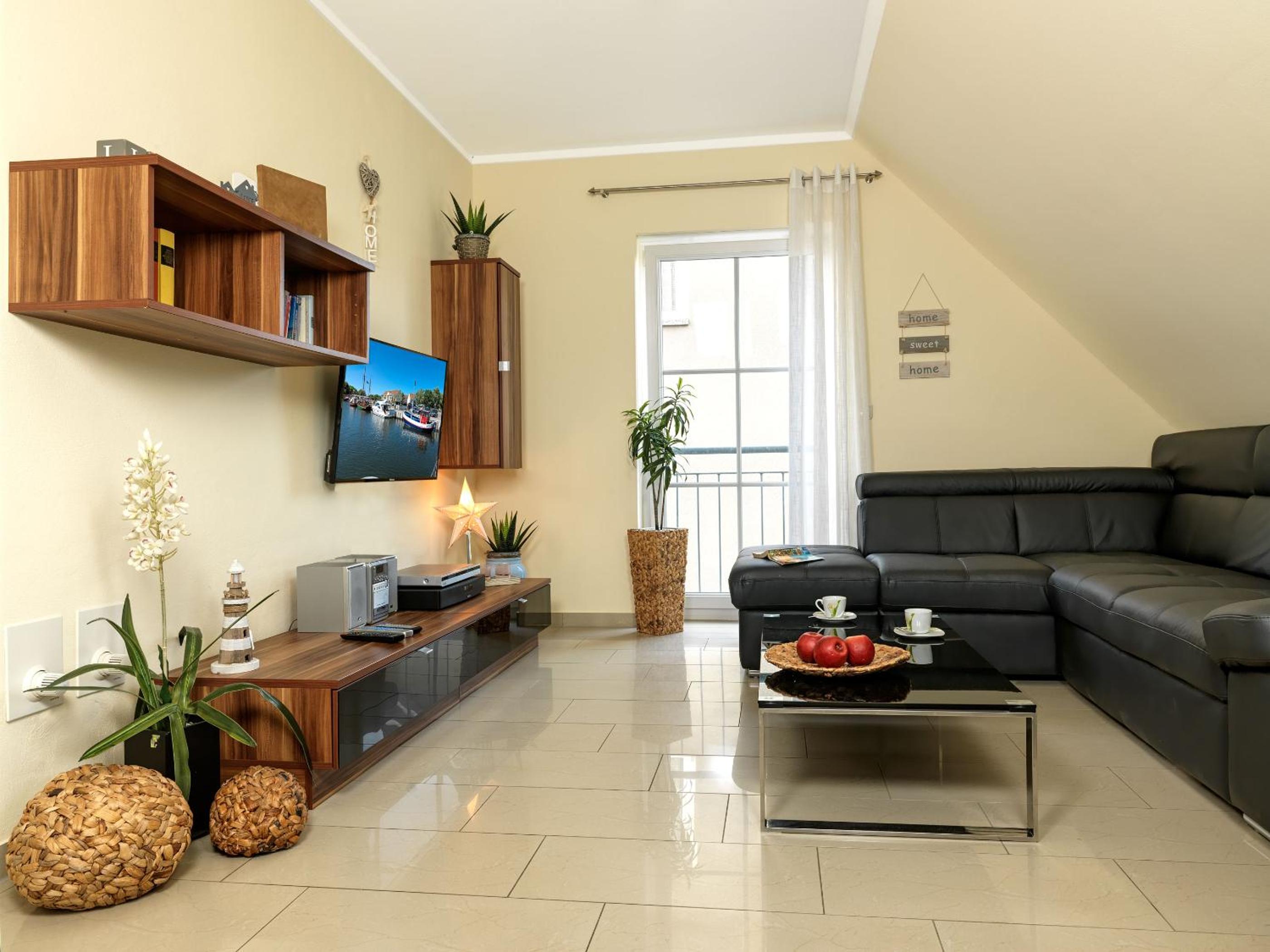 Apartment with Balcony photo 2