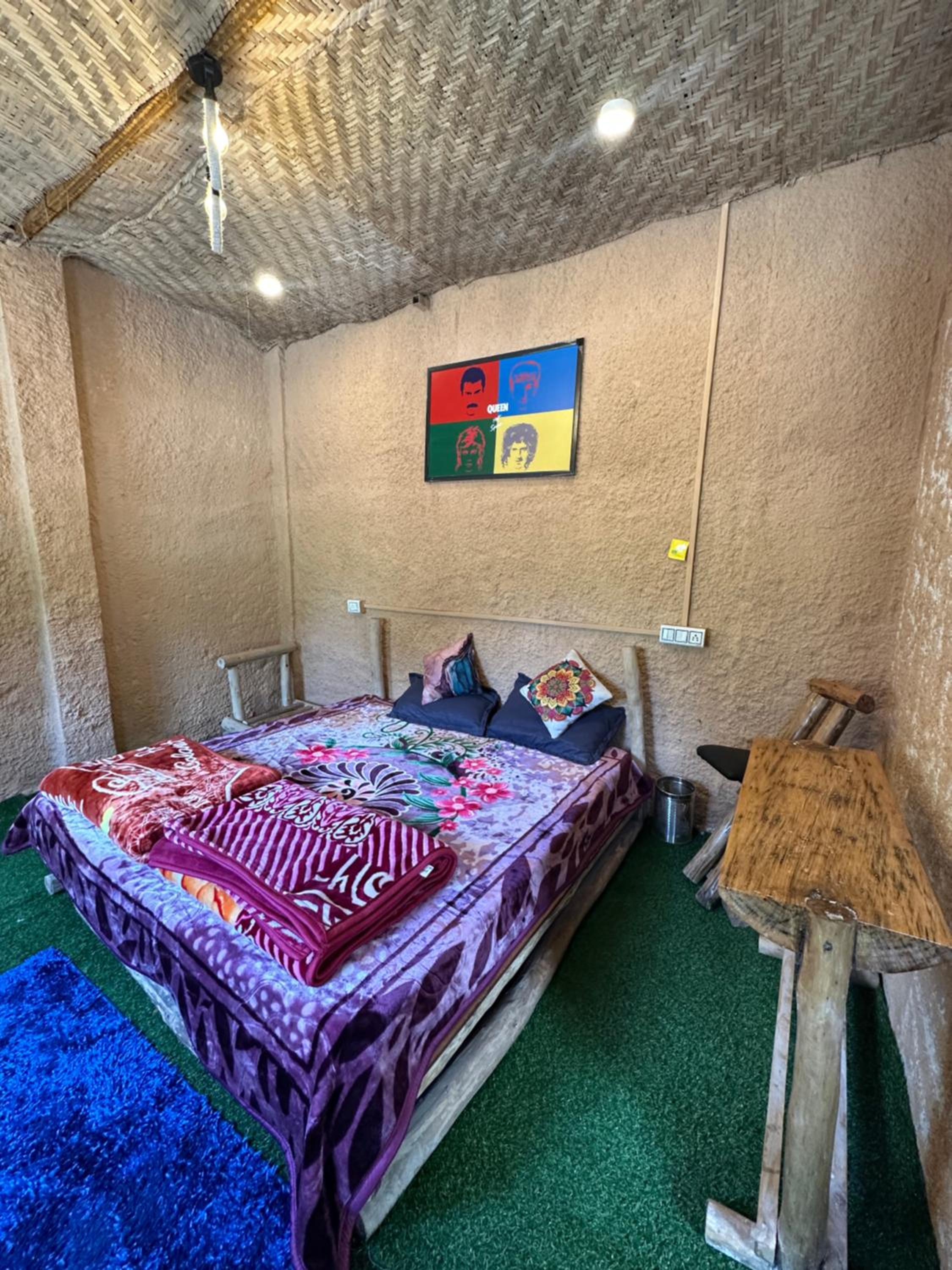 Double Room With Private Bathroom - Photo 16