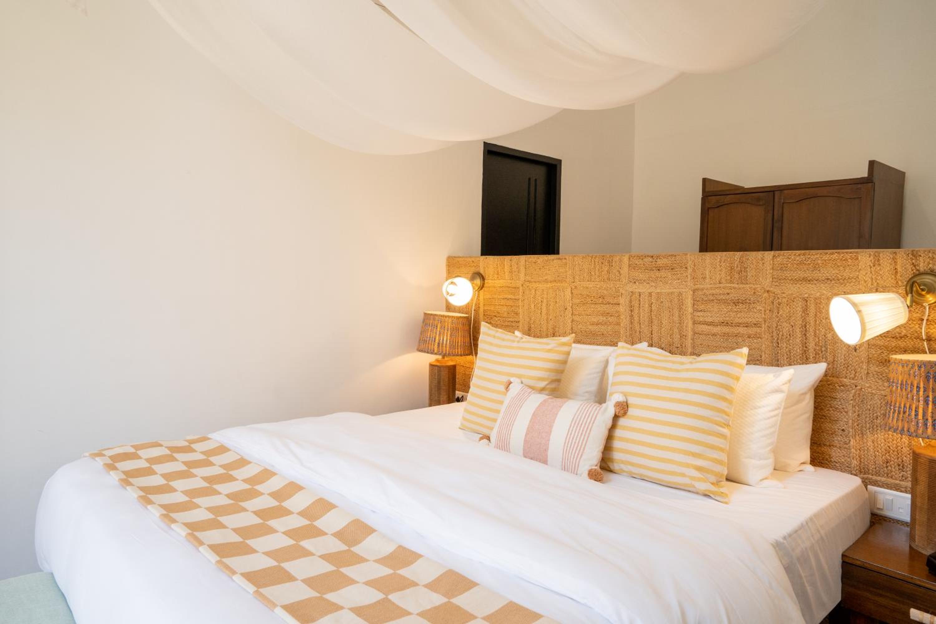Standard King Room photo 2