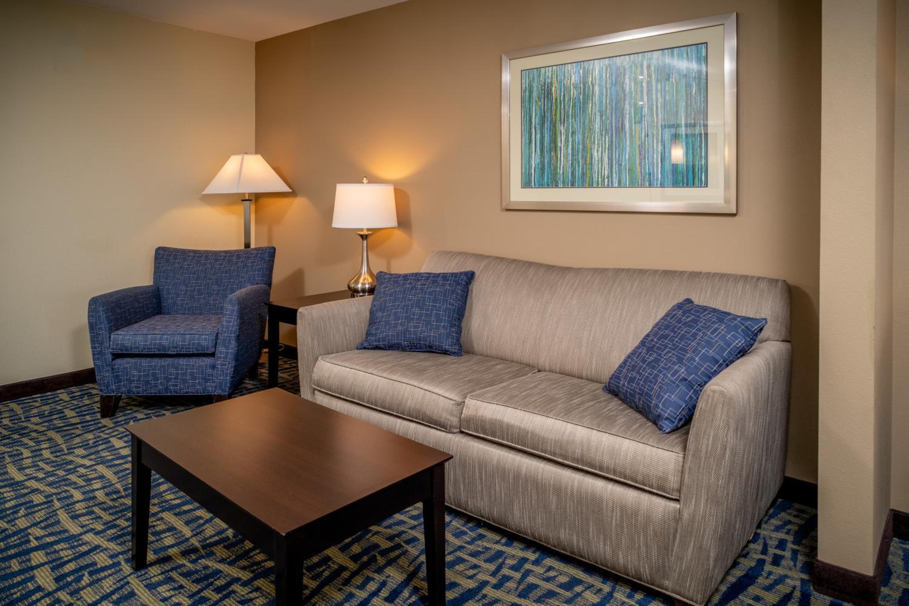 Queen Room with Two Queen Beds - Disability Access with Bath Tub photo 3
