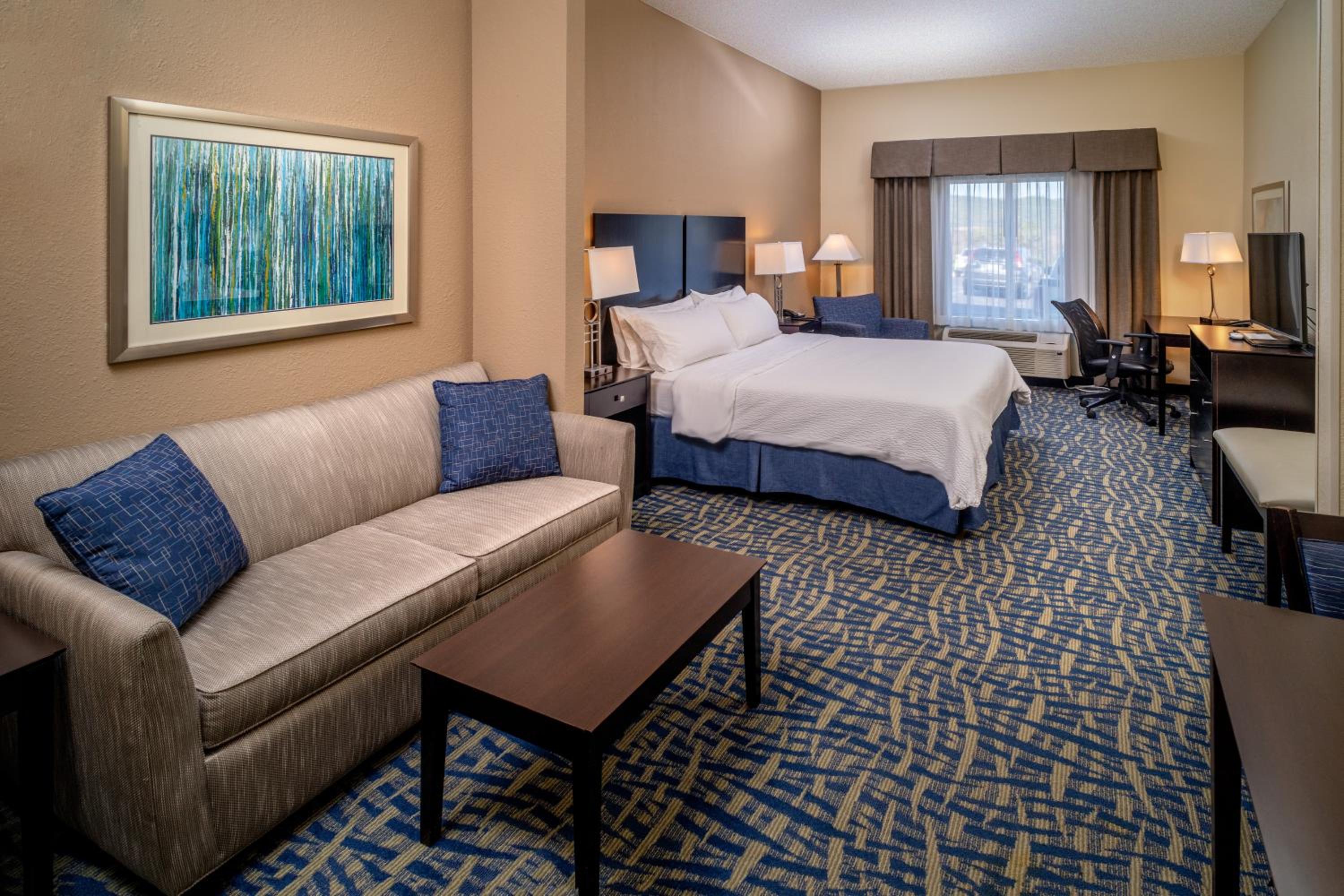 King Studio Suite with Mobility Accessible Tub - Non-Smoking