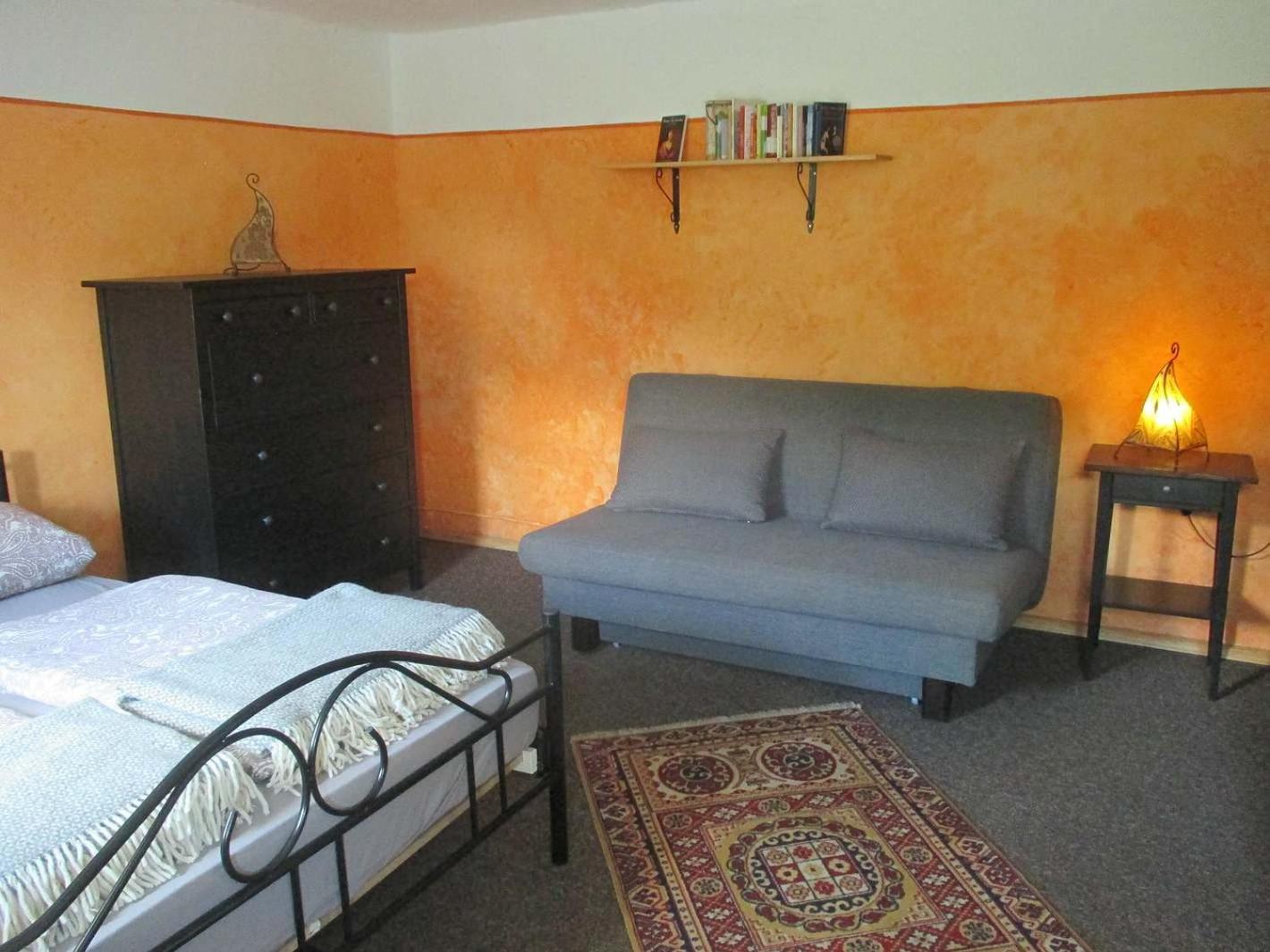 One-Bedroom Apartment photo 1
