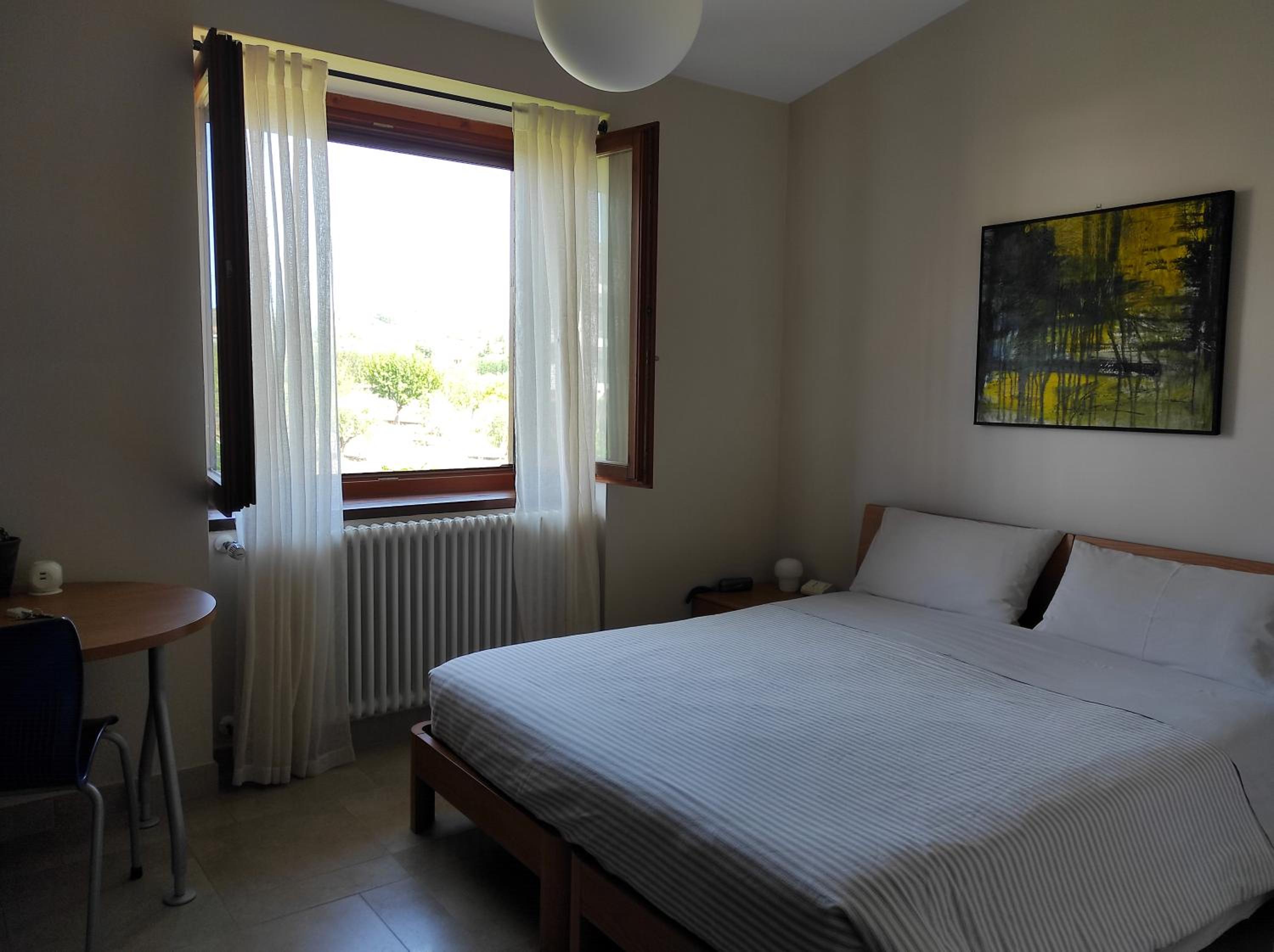 Twin Room with Private Bathroom photo 1