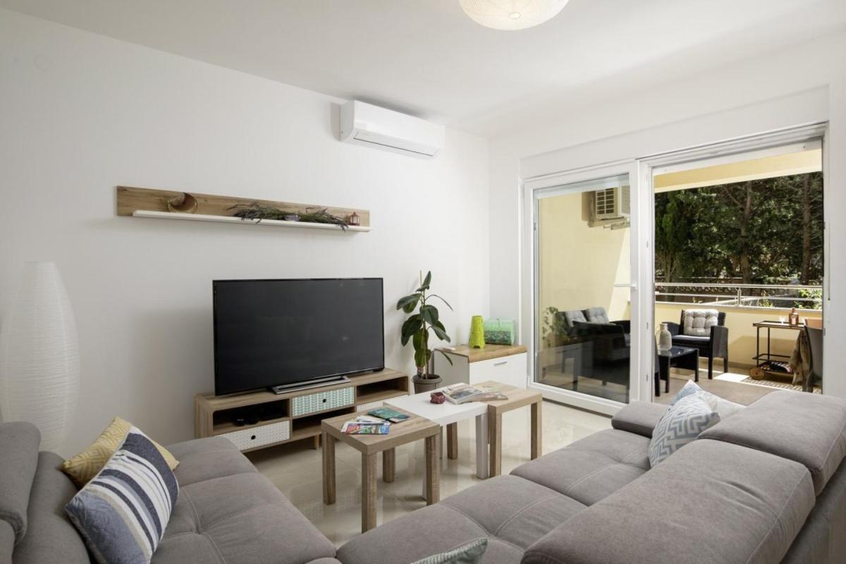 Apartment photo 1